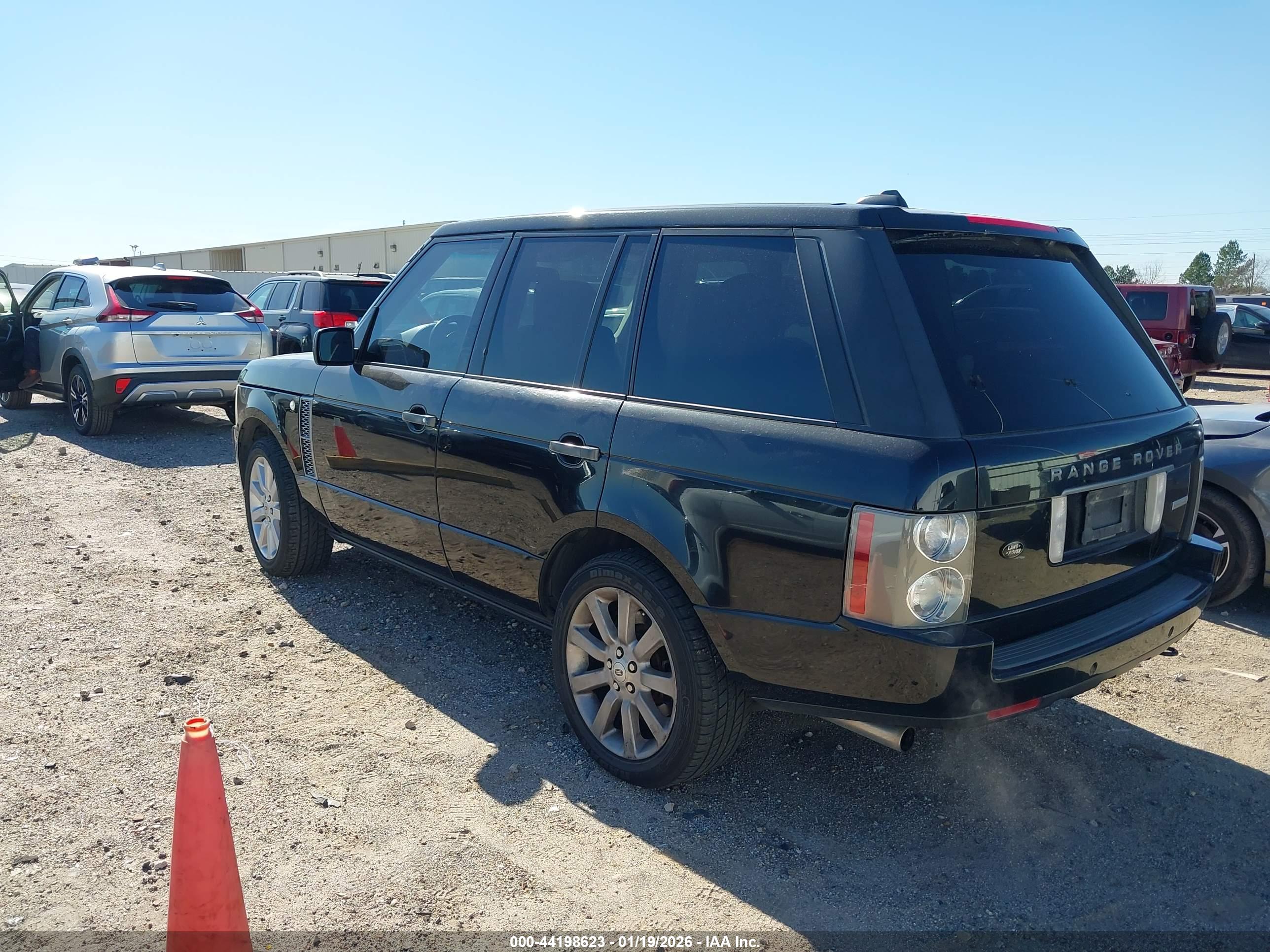 LAND ROVER image 3