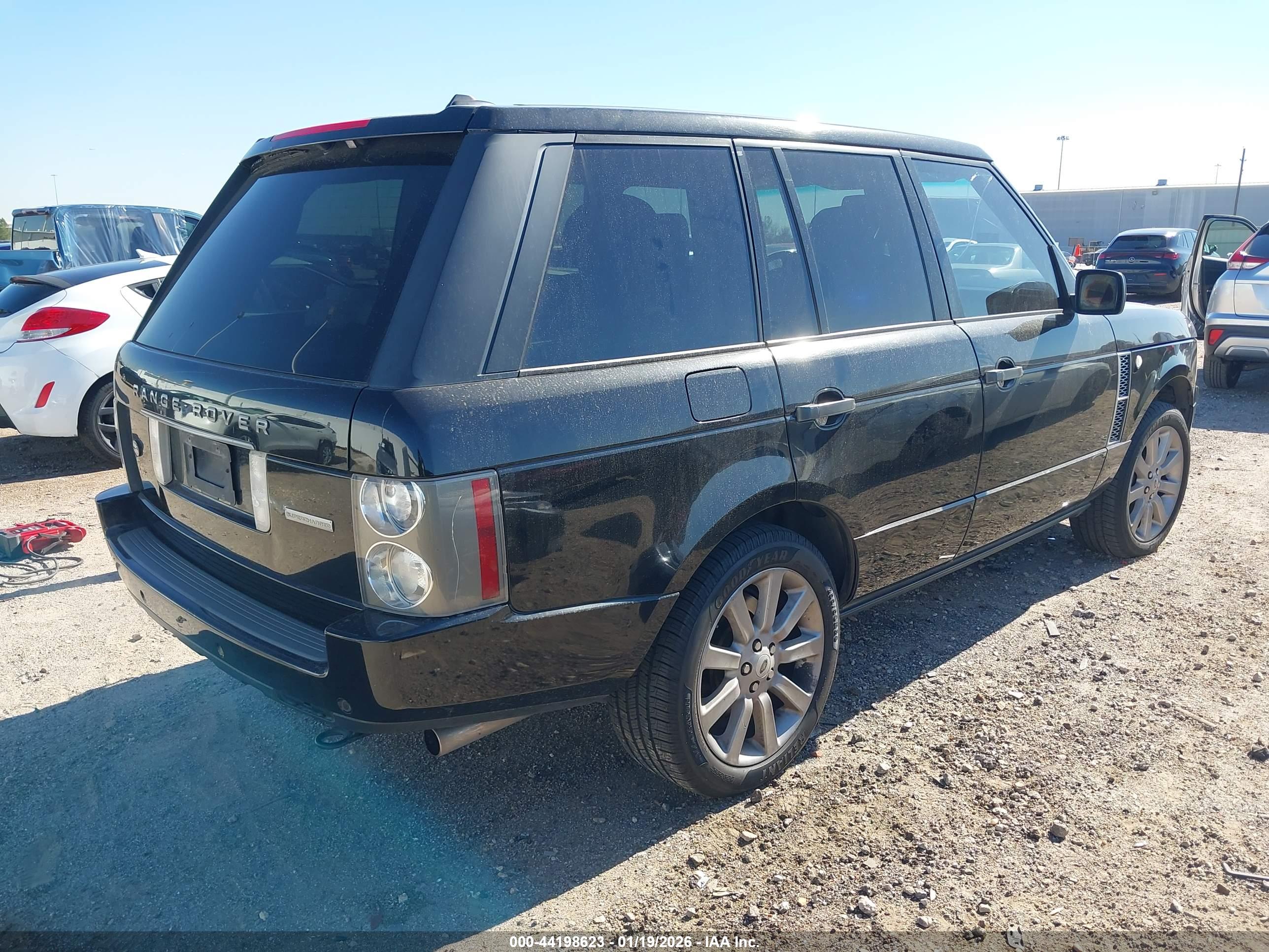 LAND ROVER image 4
