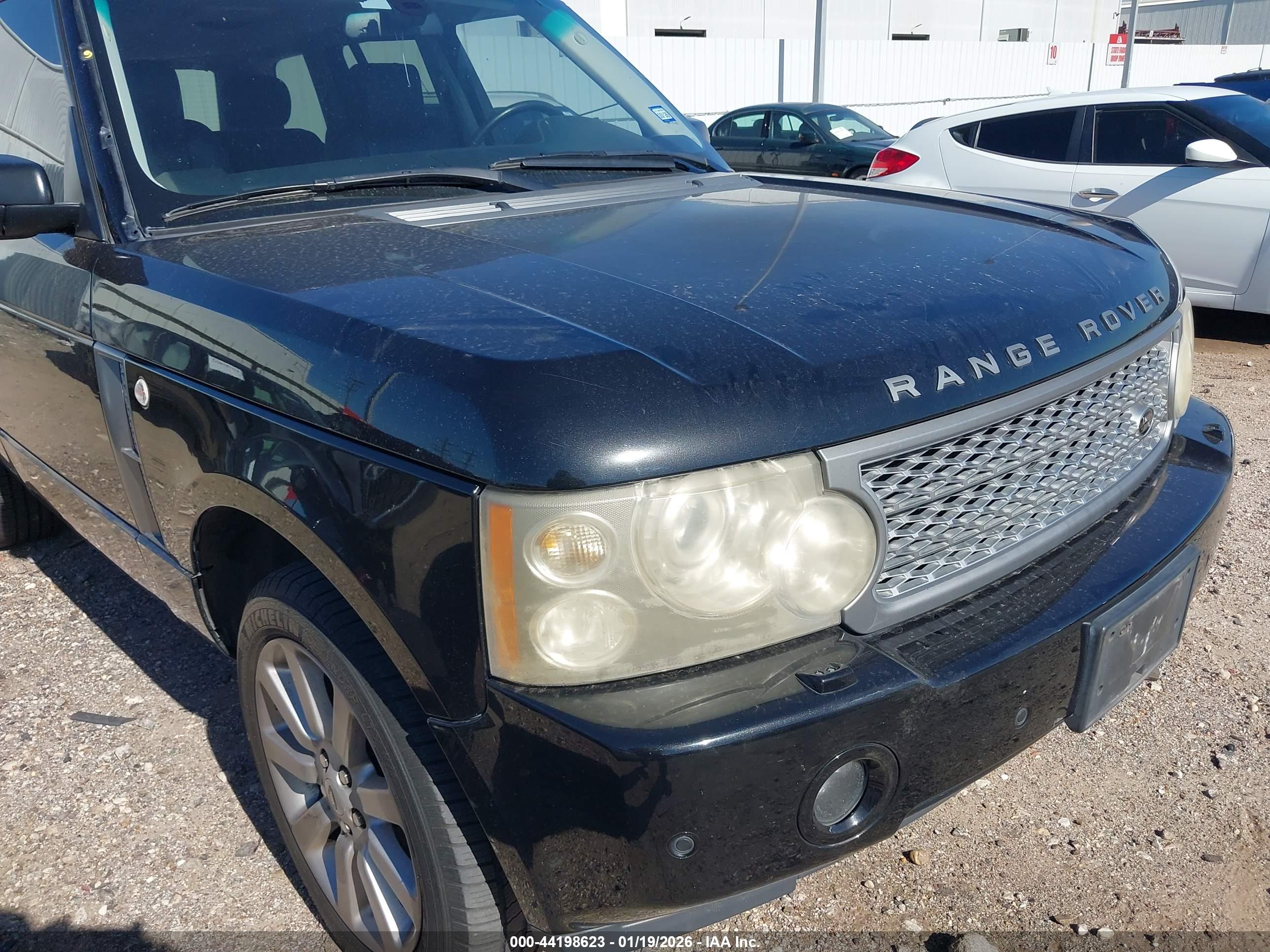 LAND ROVER image 6