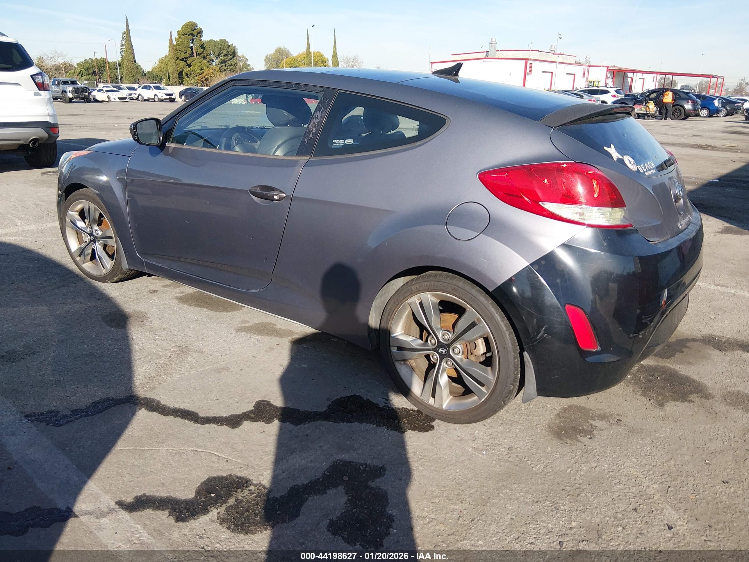 HYUNDAI VELOSTER image 3