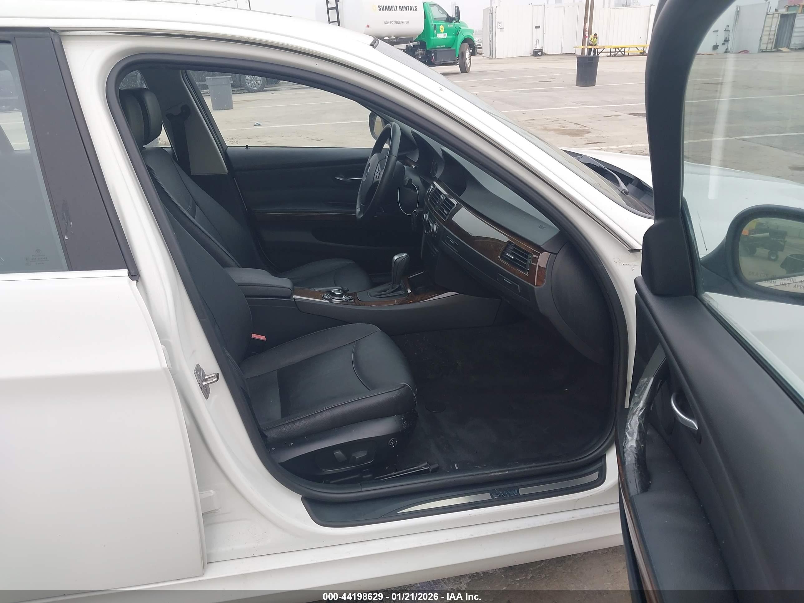 BMW 335D image 5