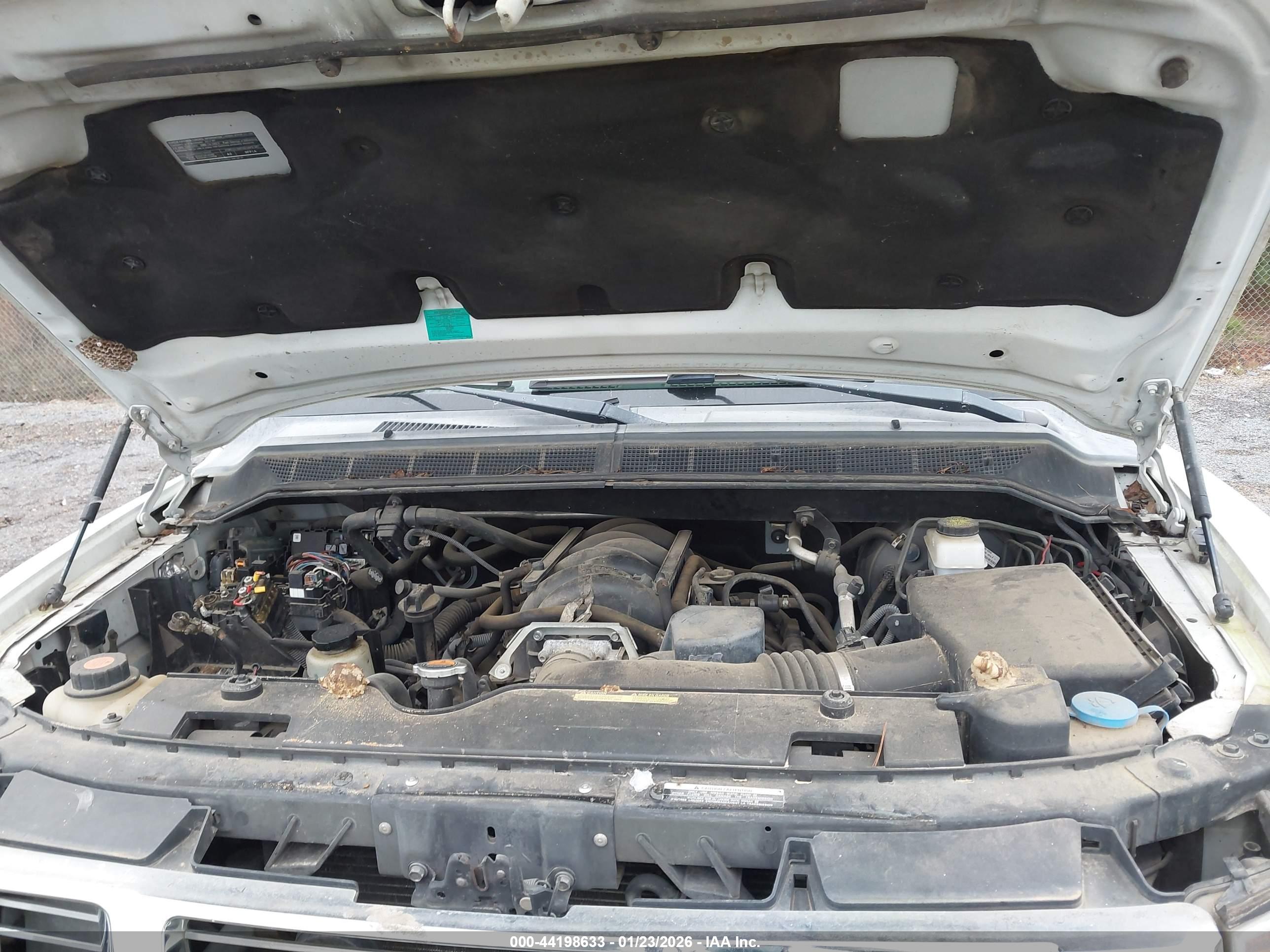 NISSAN TITAN image 10