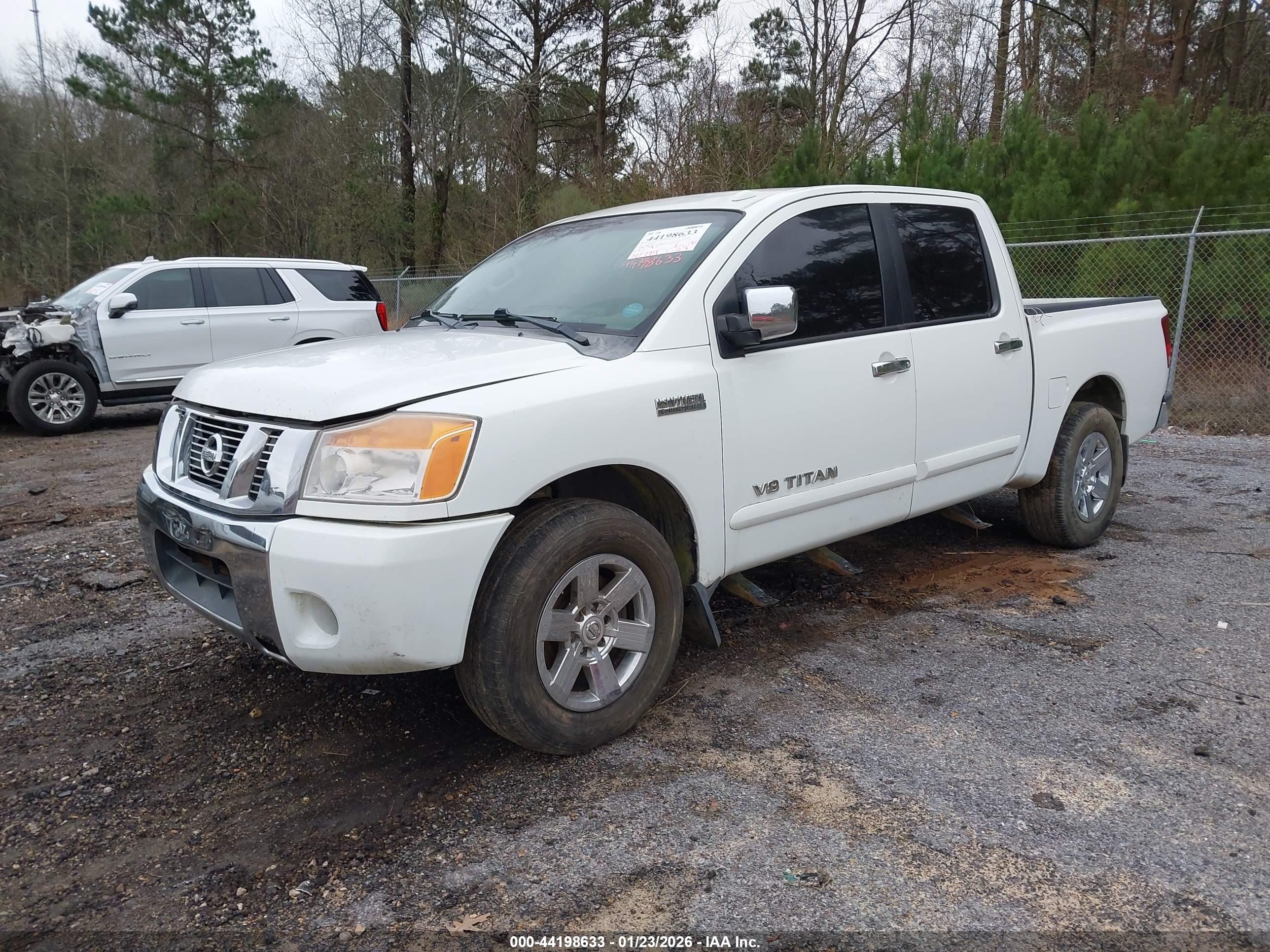 NISSAN TITAN image 2