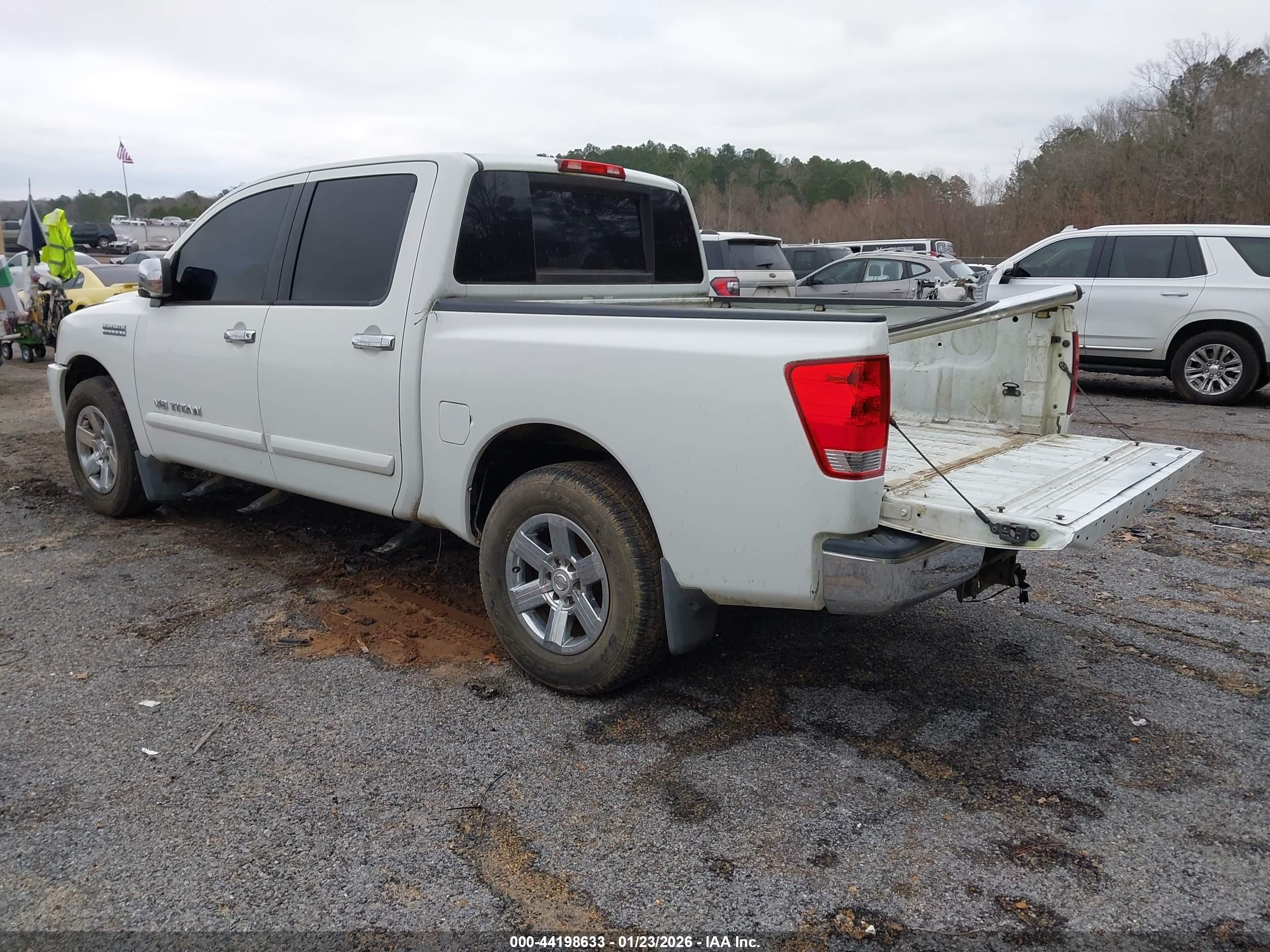 NISSAN TITAN image 3