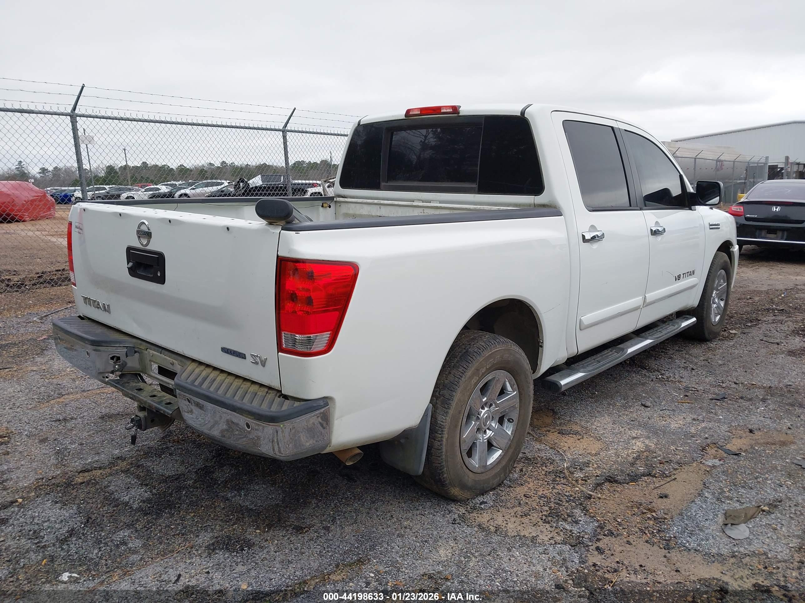 NISSAN TITAN image 4