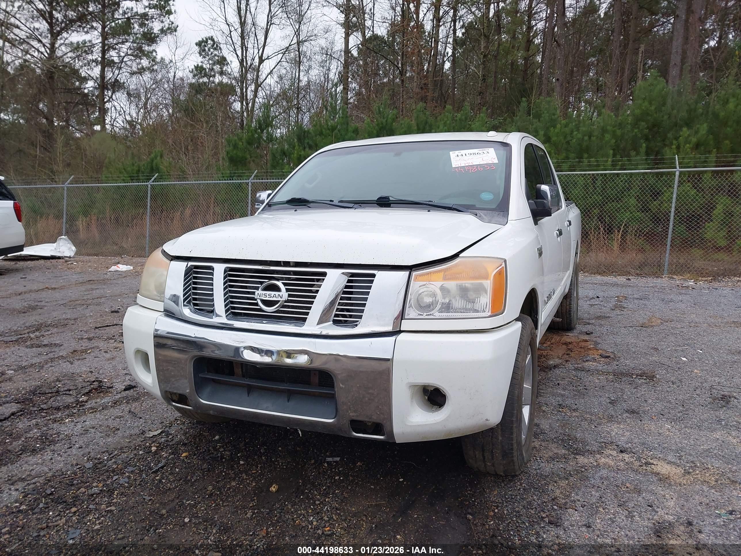NISSAN TITAN image 6