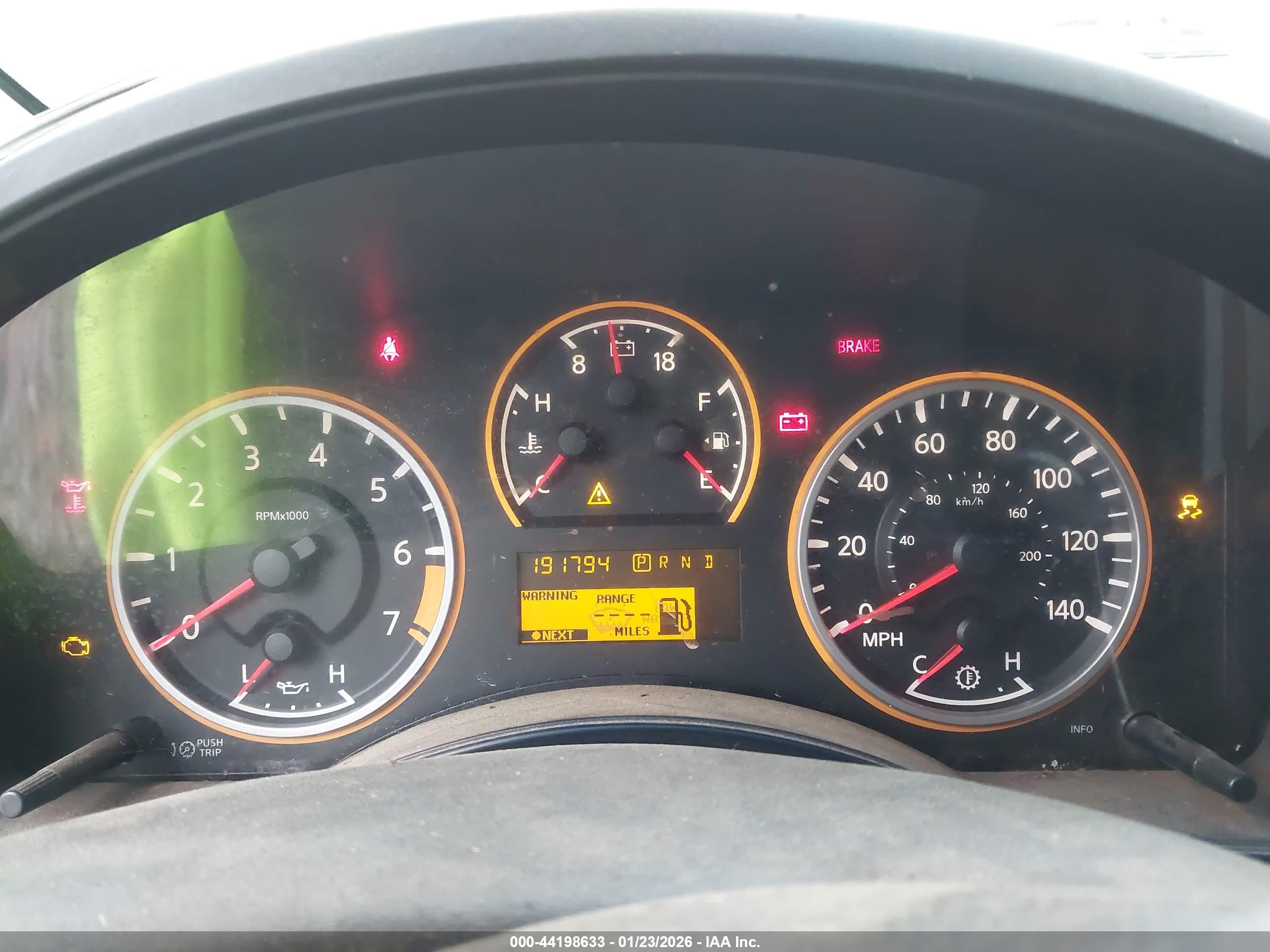 NISSAN TITAN image 7
