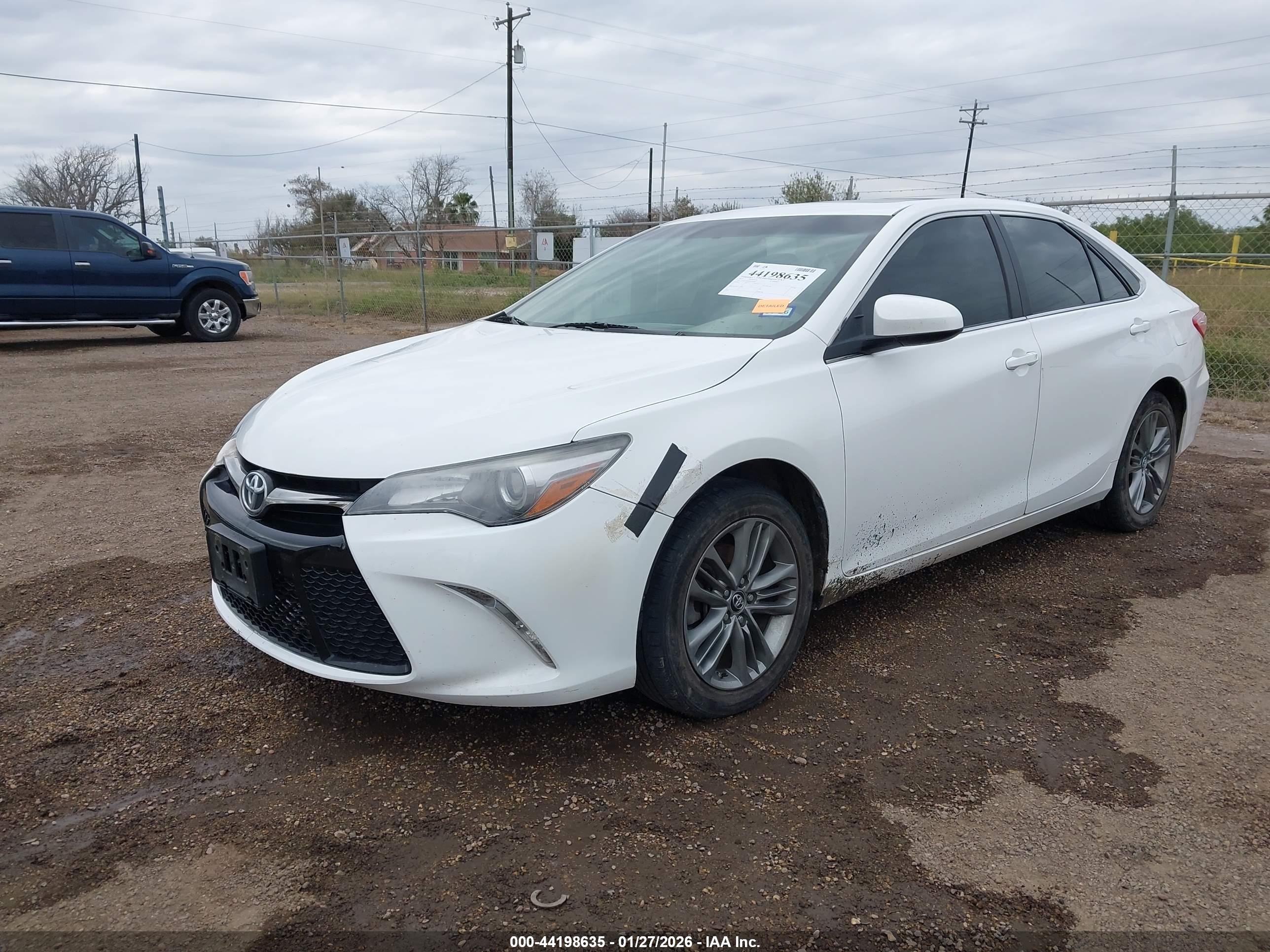 TOYOTA CAMRY image 2