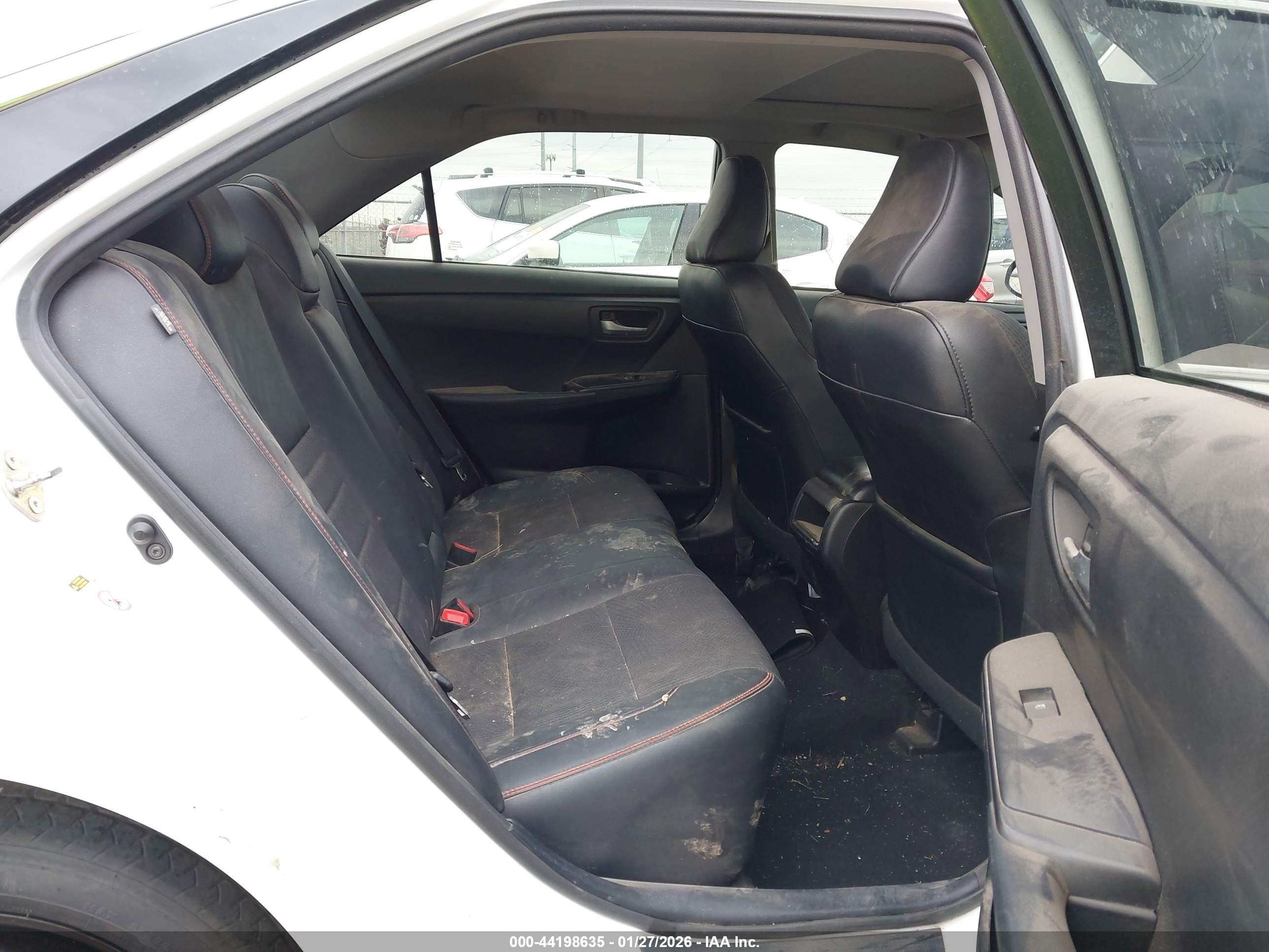 TOYOTA CAMRY image 8