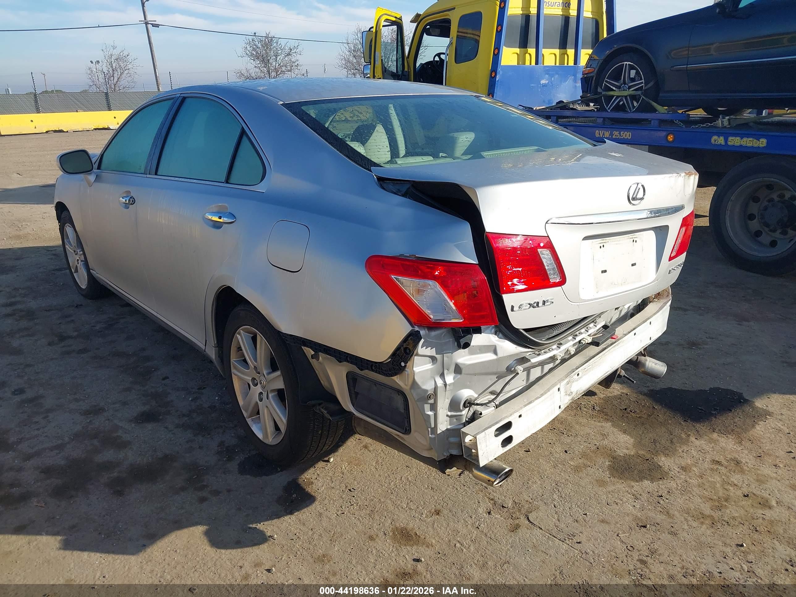 LEXUS ES image 3