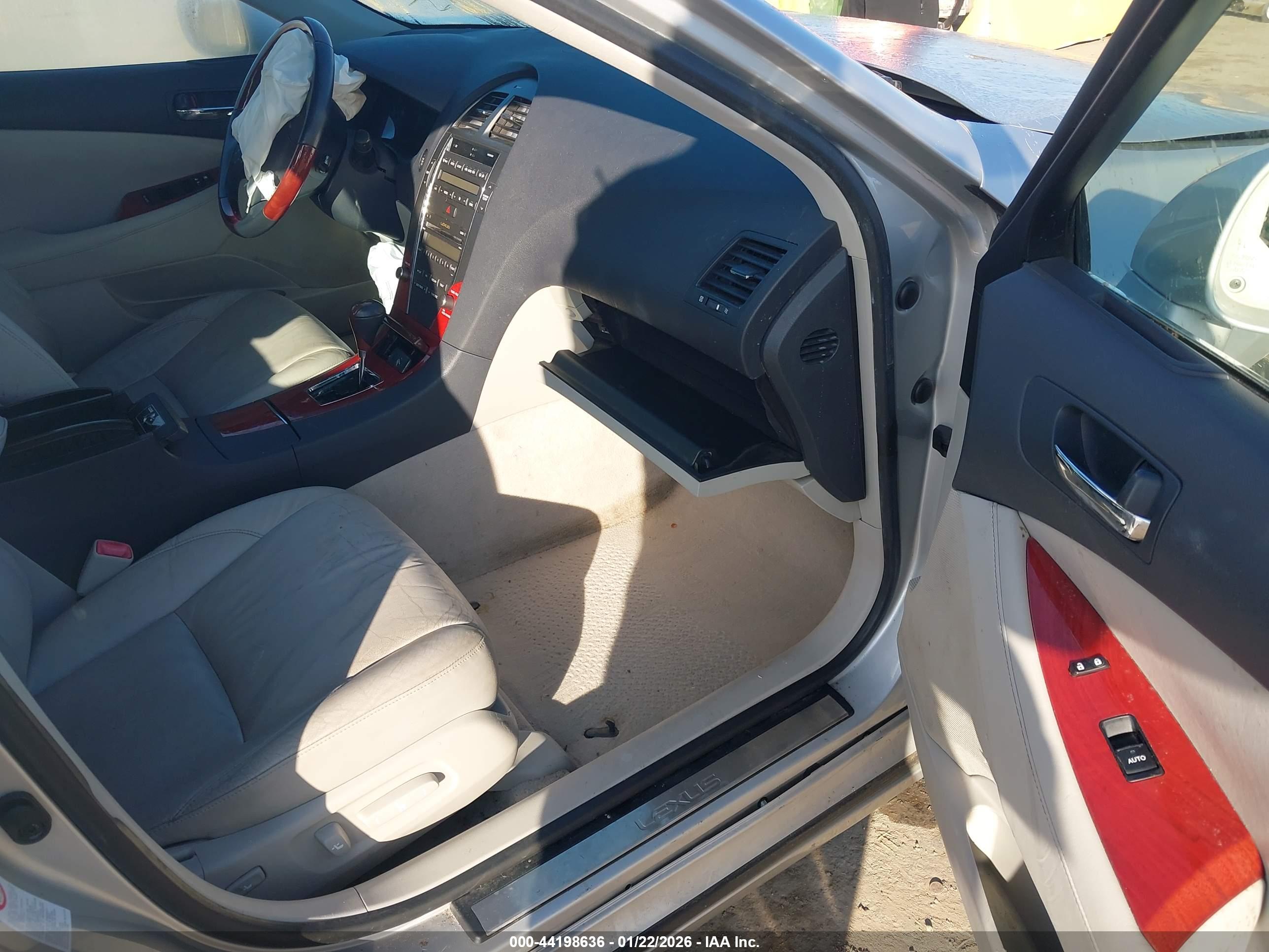 LEXUS ES image 5