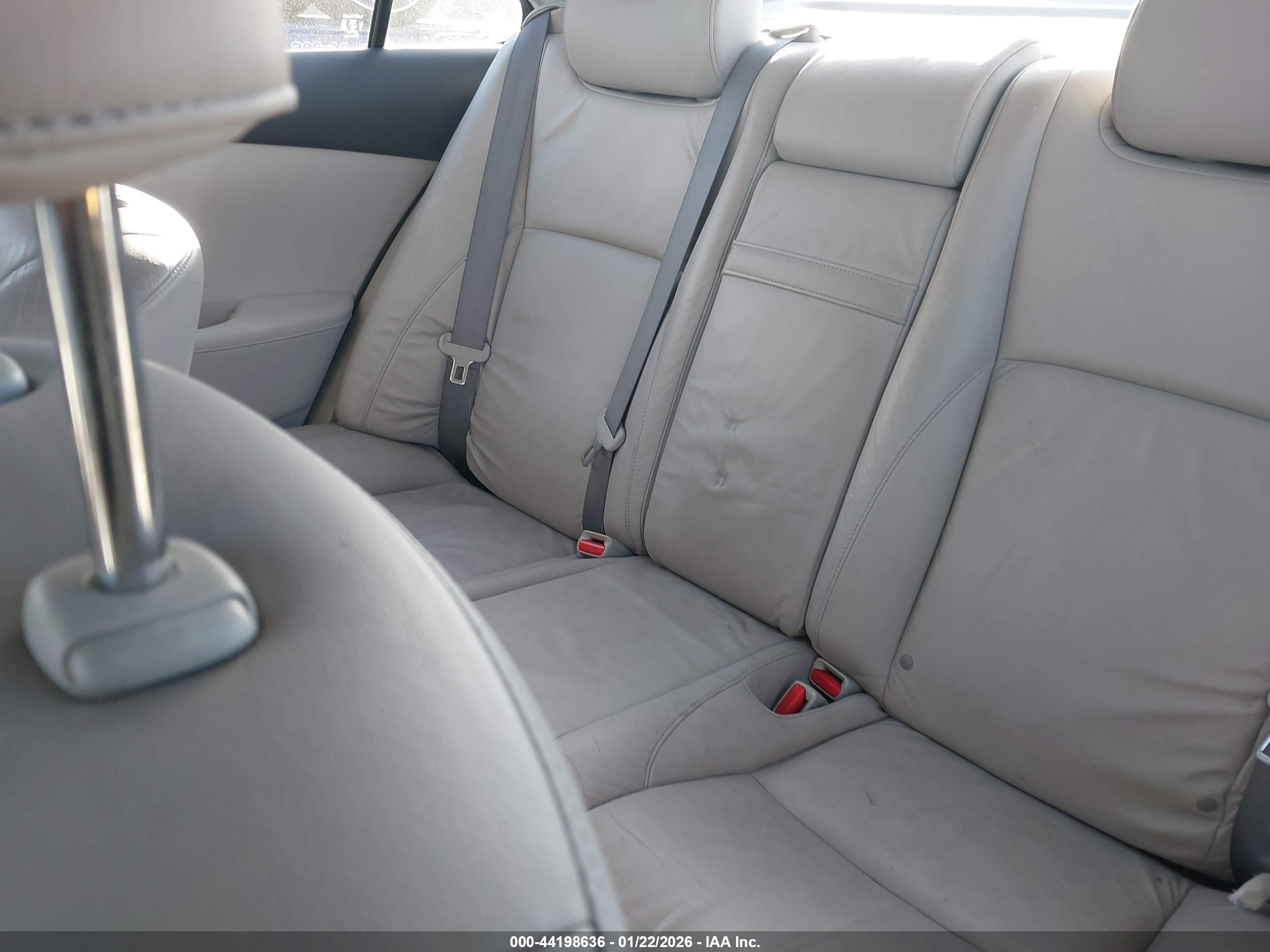 LEXUS ES image 8