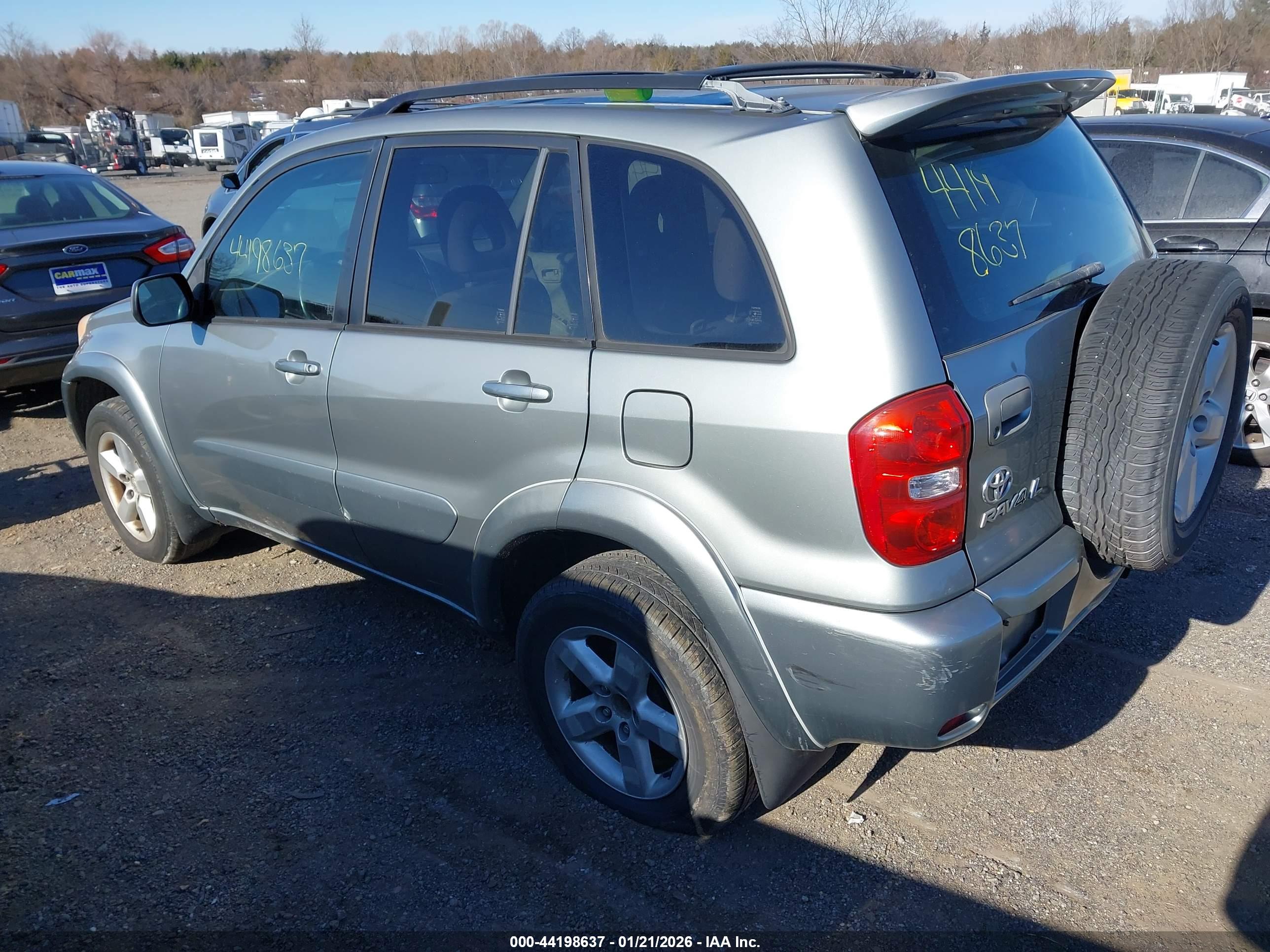 TOYOTA RAV4 image 3