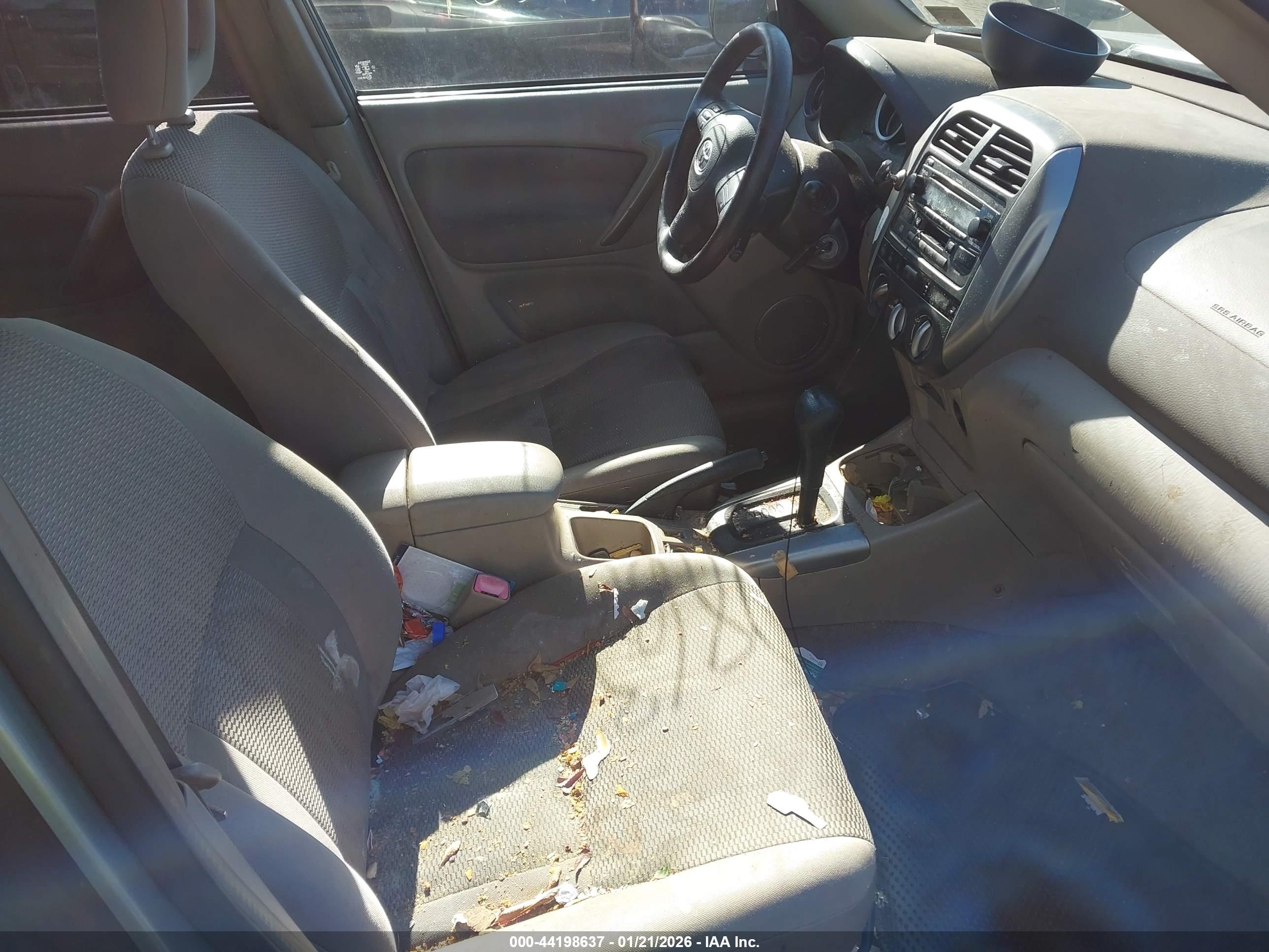 TOYOTA RAV4 image 5