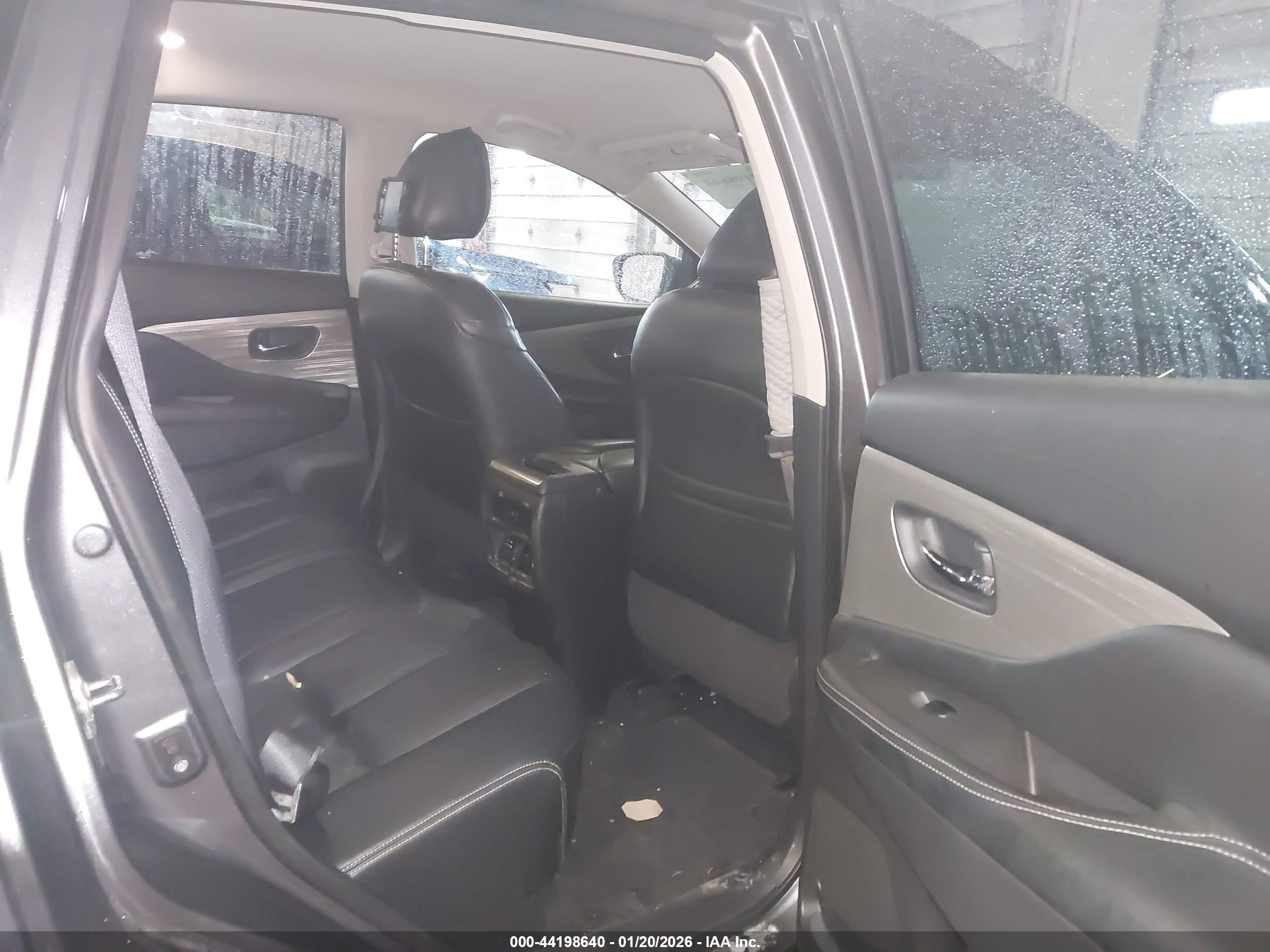 NISSAN MURANO image 8
