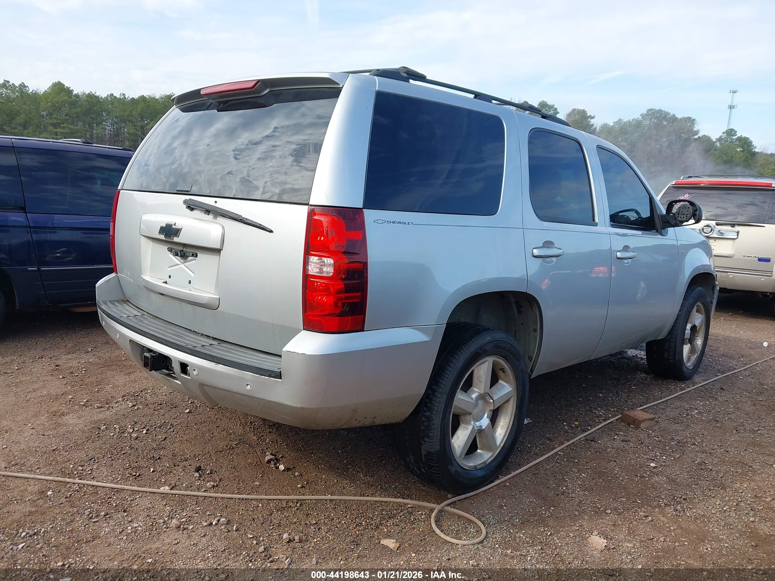 CHEVROLET TAHOE image 4
