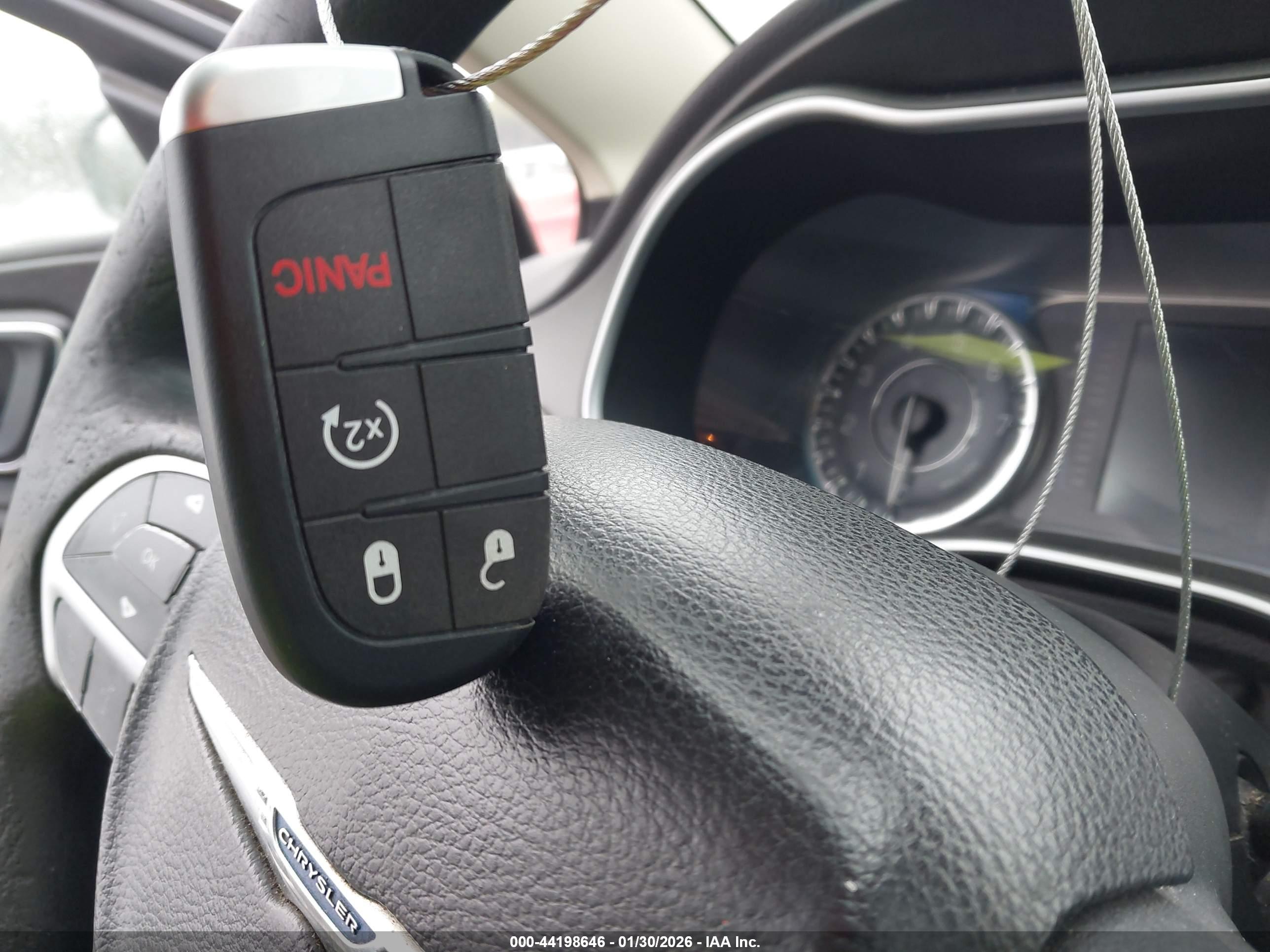 CHRYSLER 200 image 11