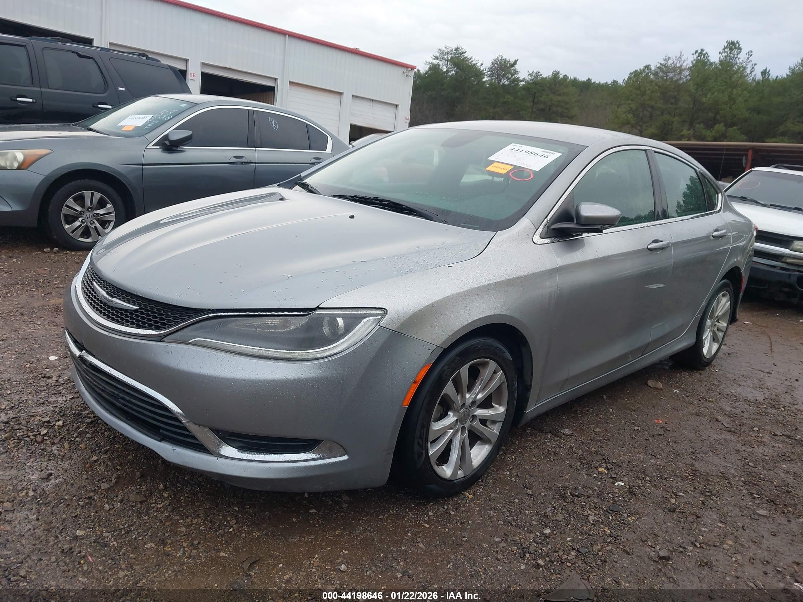 CHRYSLER 200 image 2