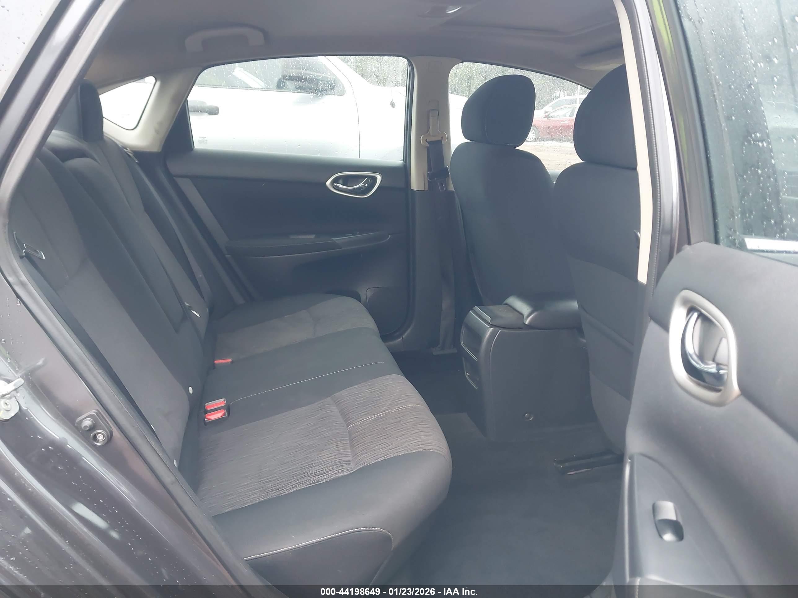 NISSAN SENTRA image 8