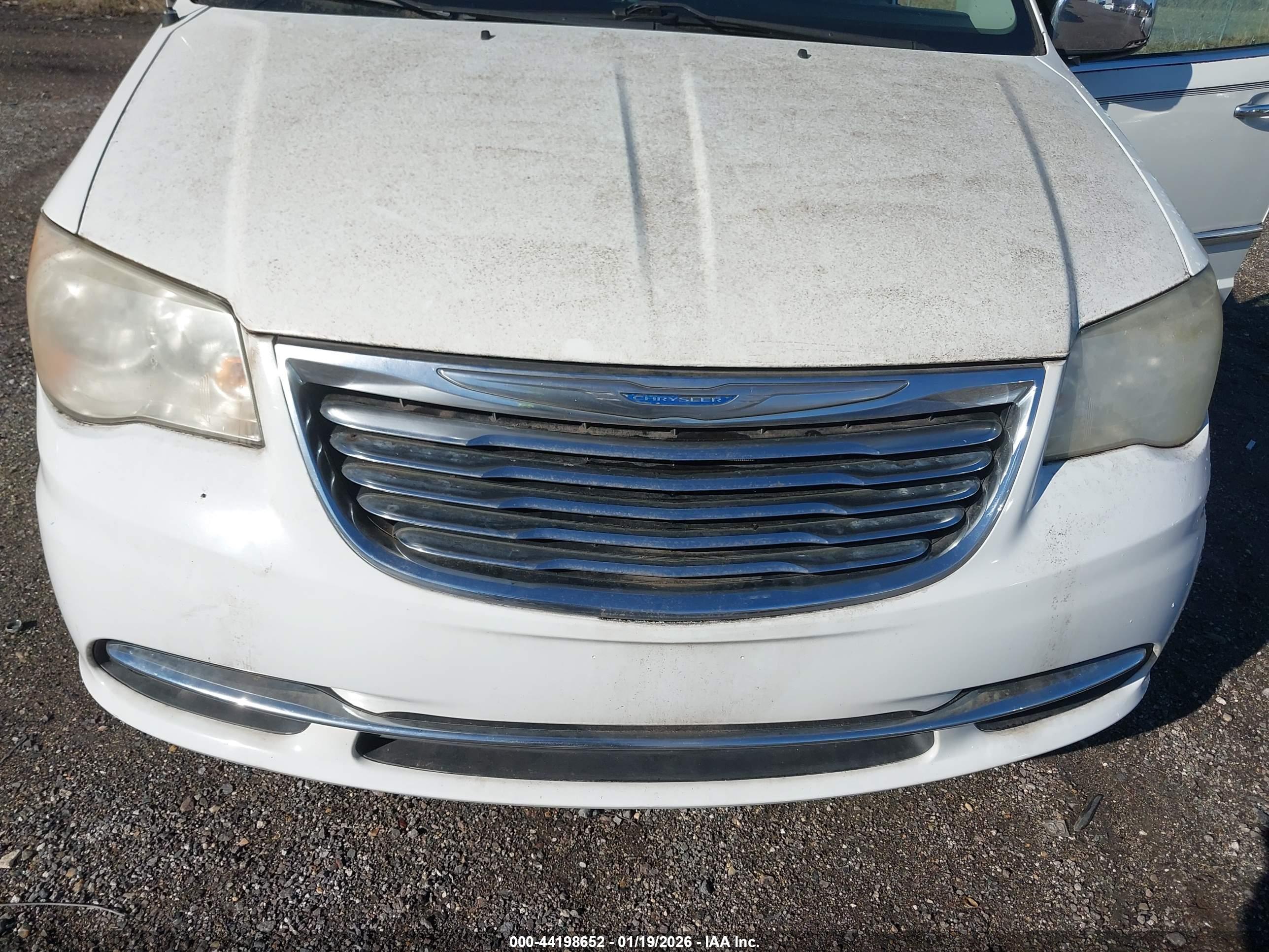 CHRYSLER TOWN image 6