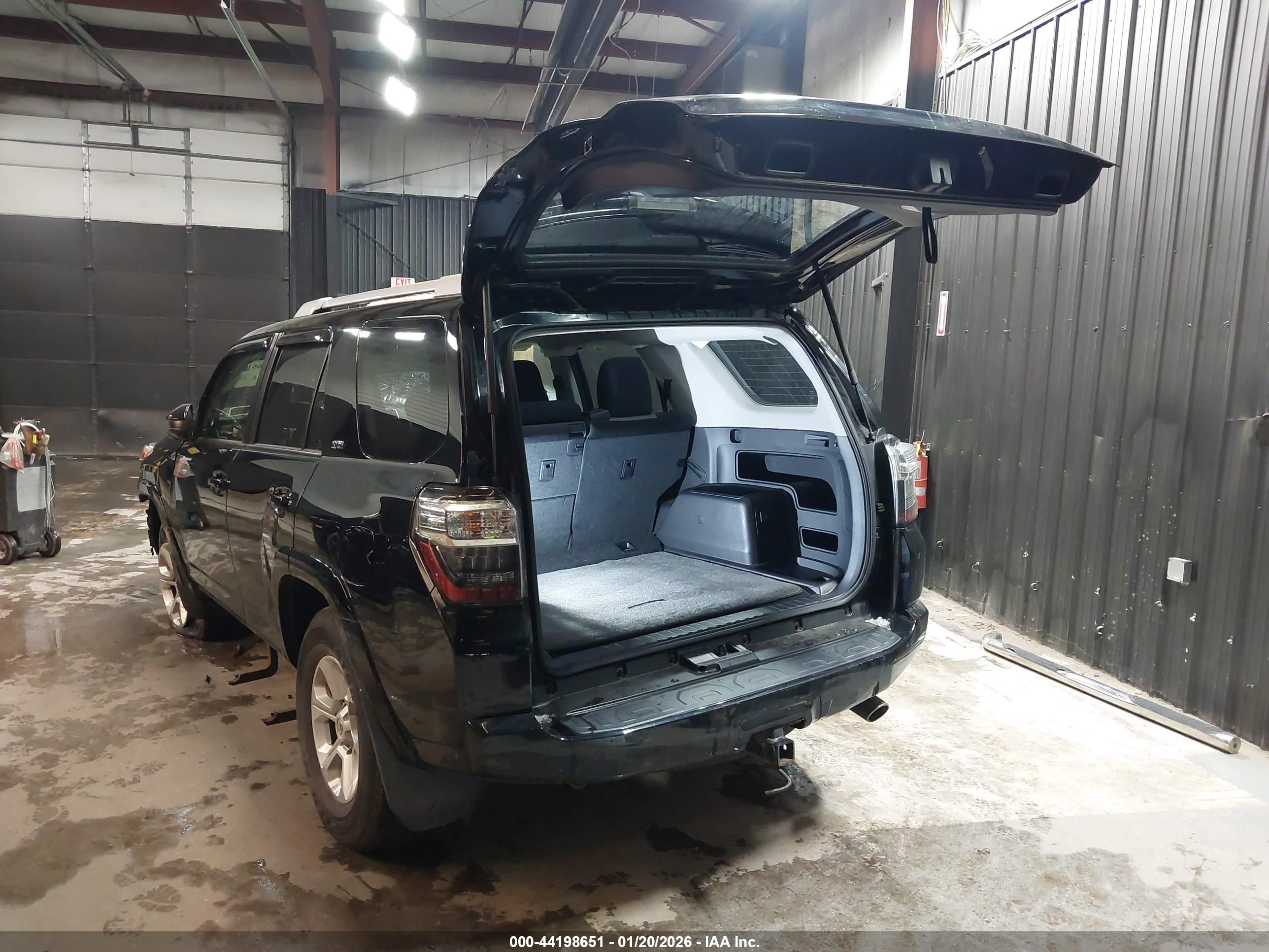 TOYOTA 4RUNNER image 3