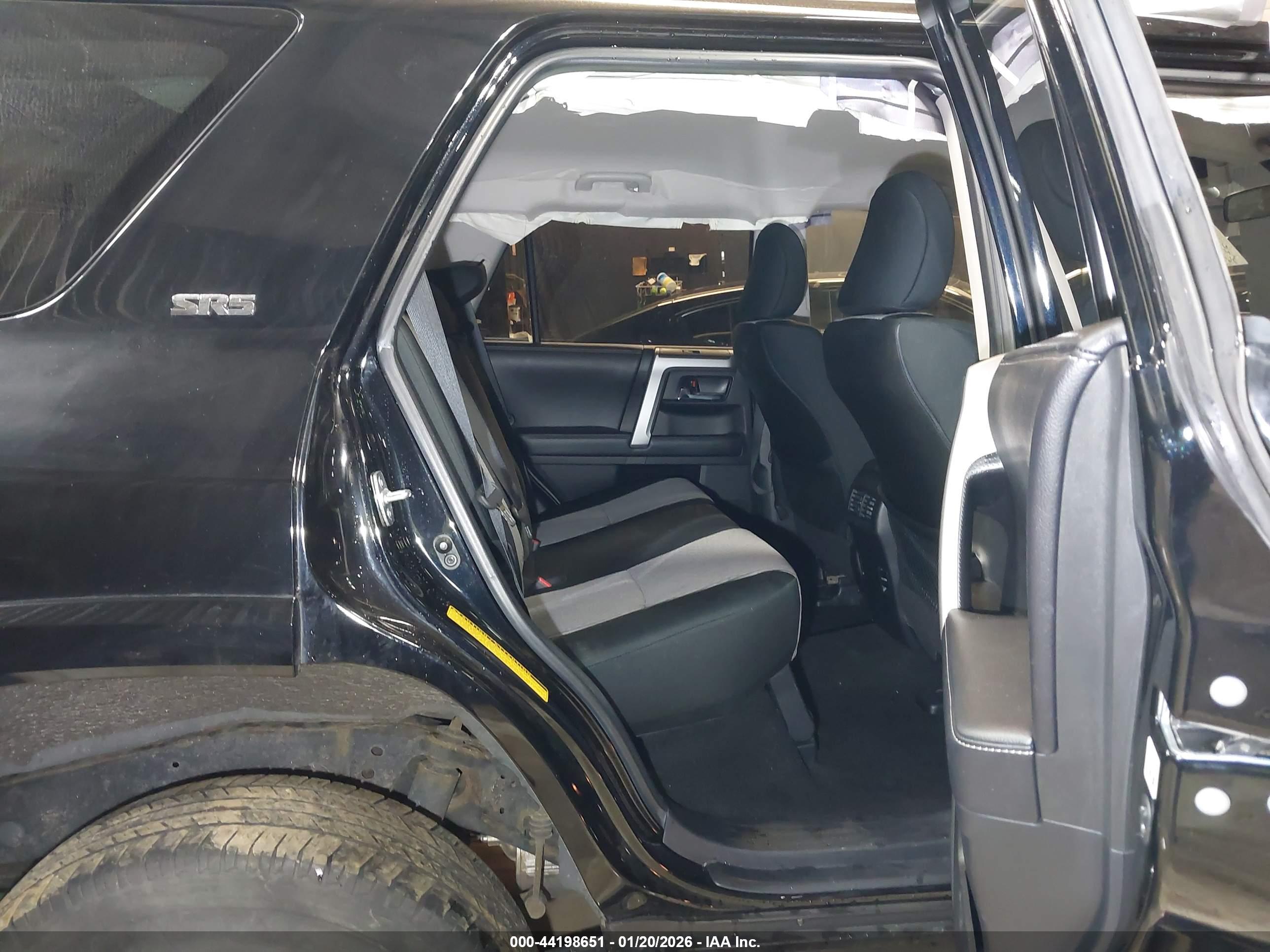 TOYOTA 4RUNNER image 8