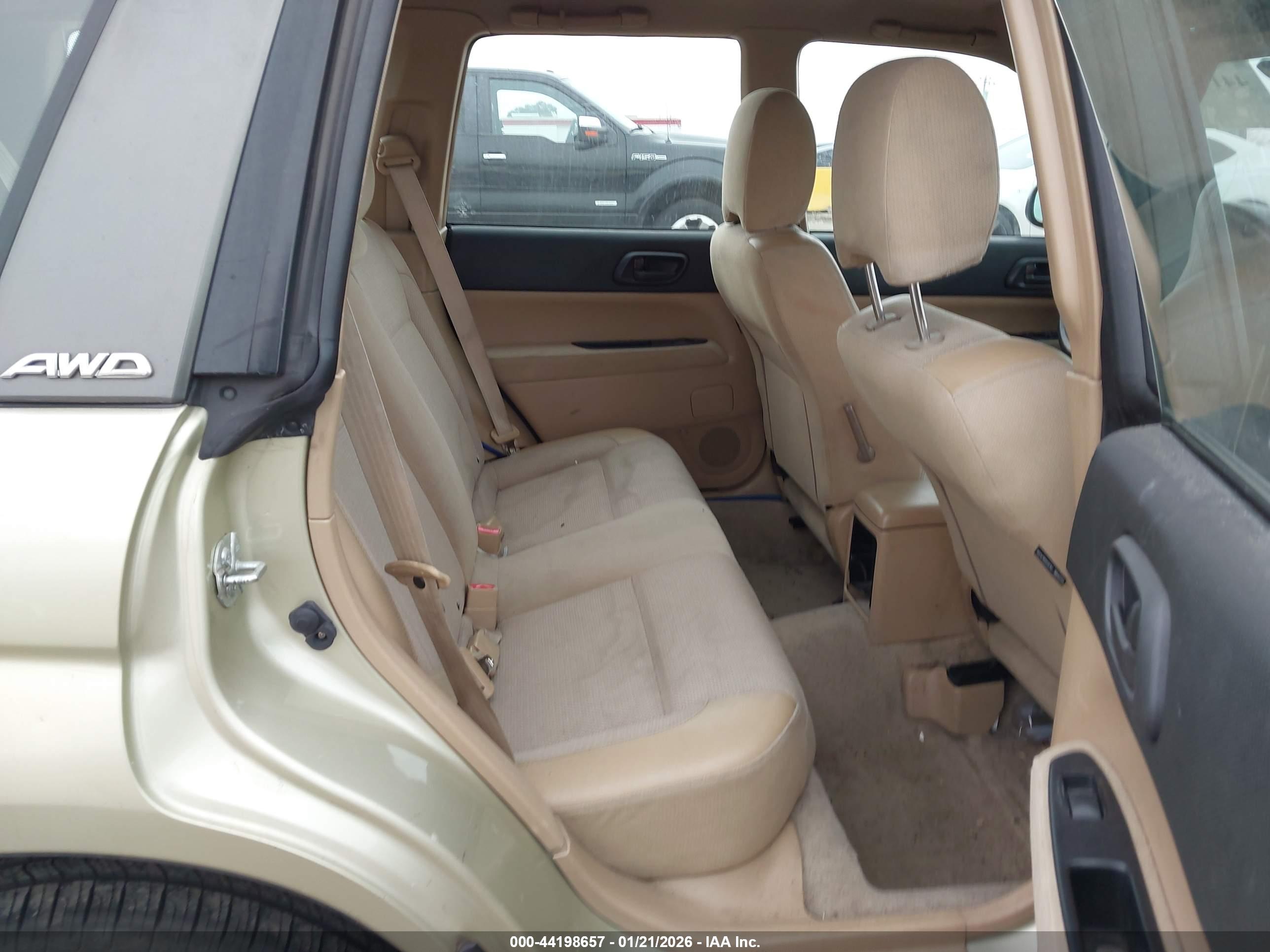 SUBARU FORESTER image 8