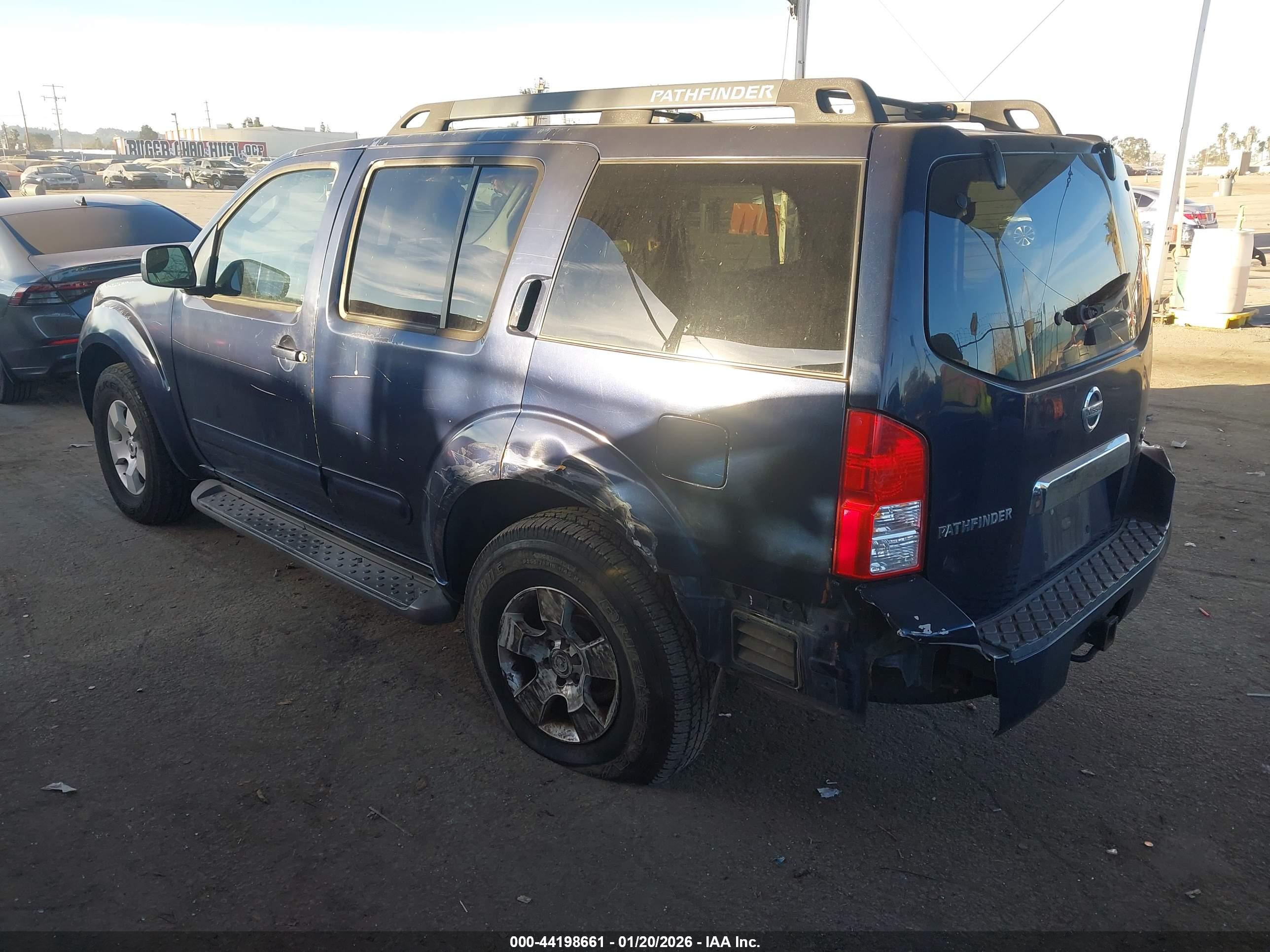 NISSAN PATHFINDER image 3