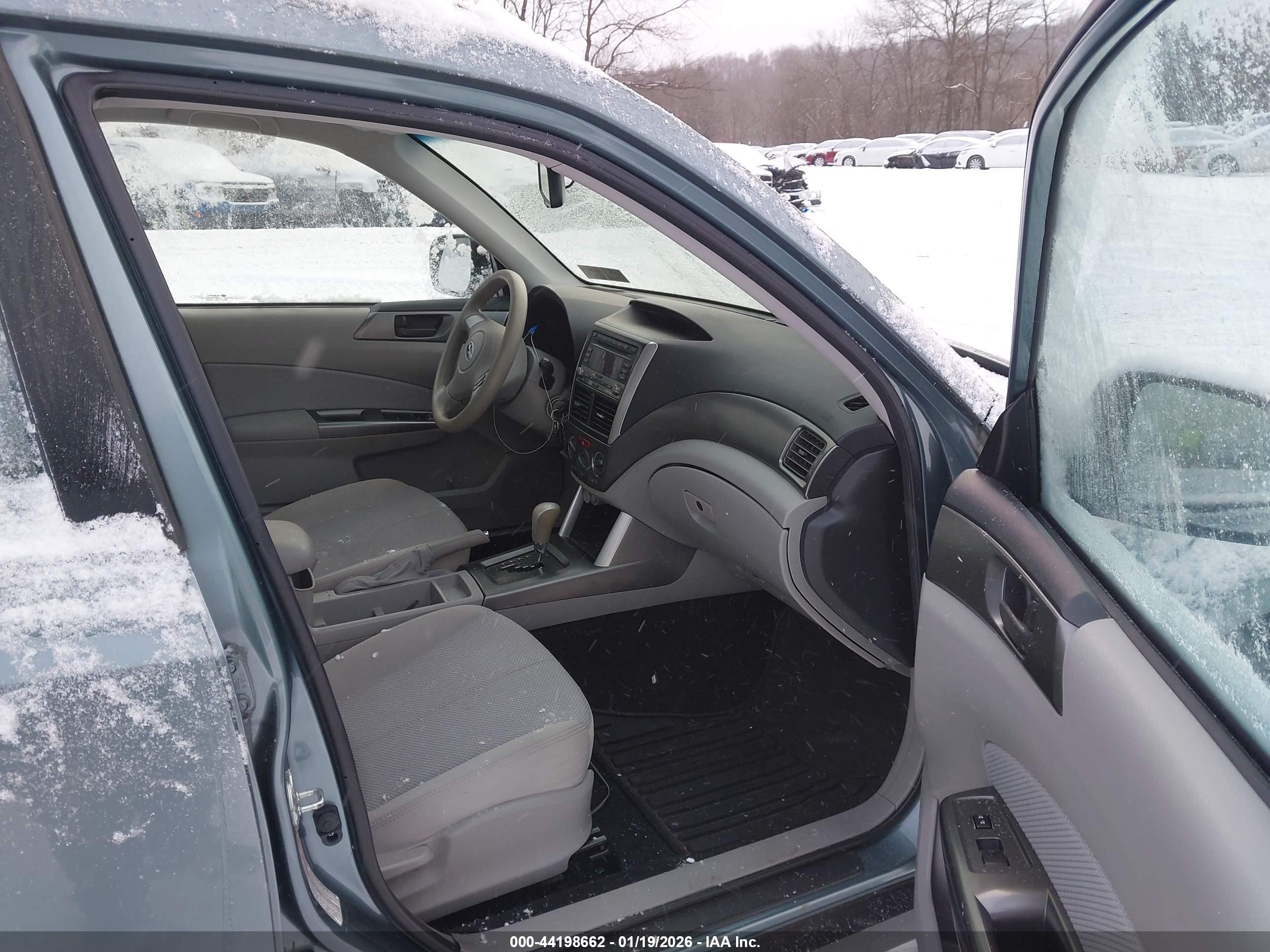 SUBARU FORESTER image 5