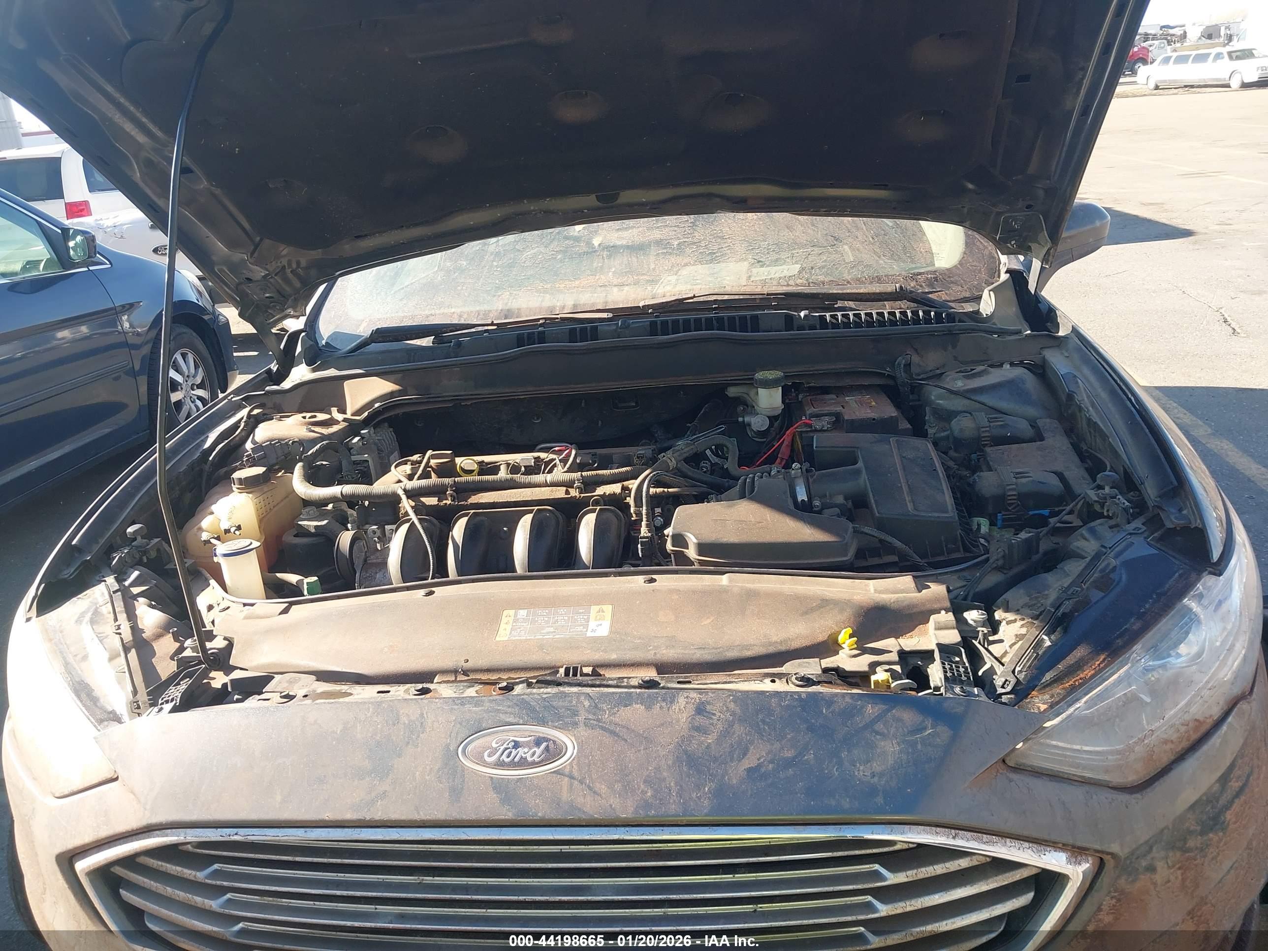 FORD FUSION image 10
