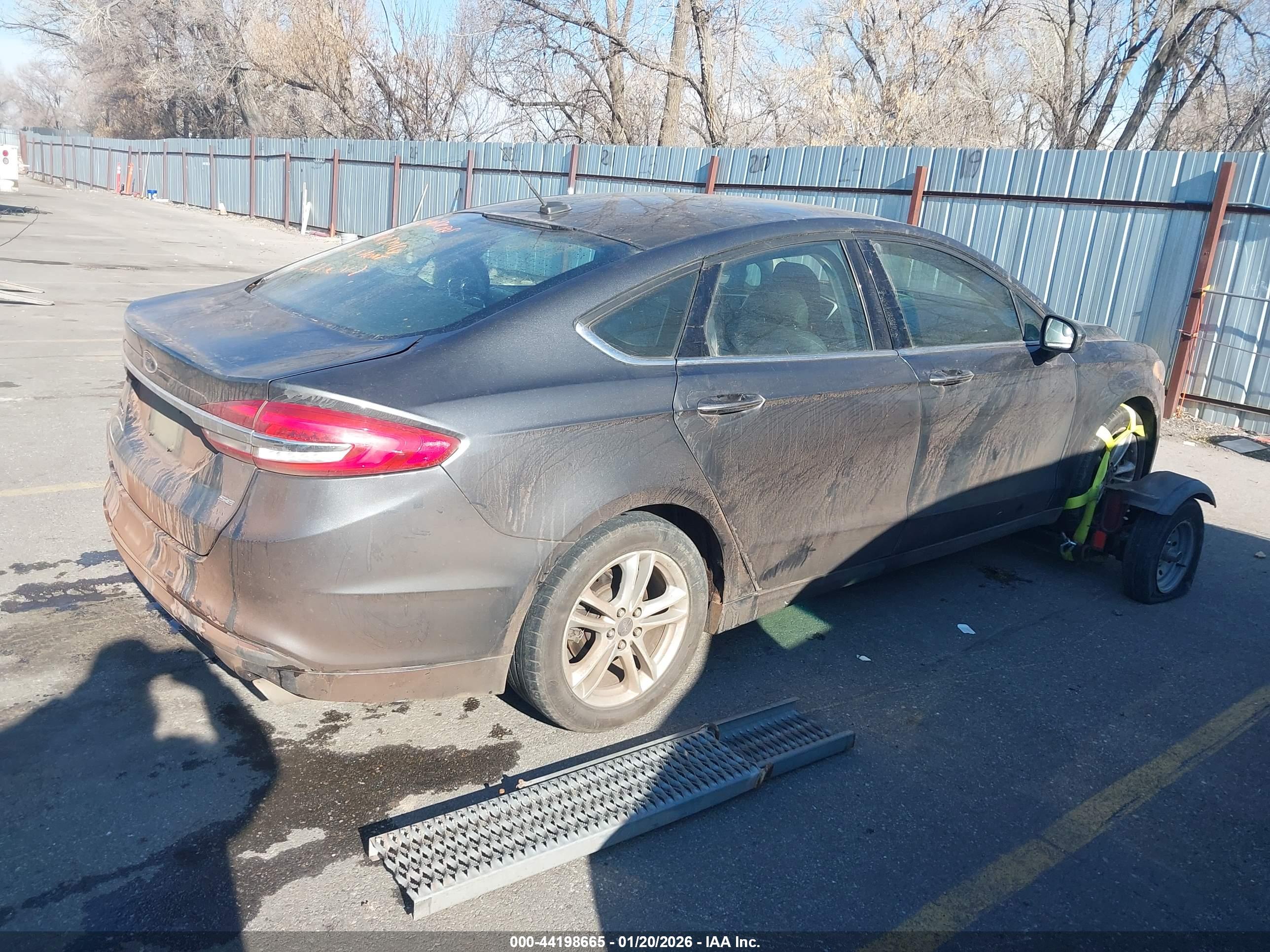 FORD FUSION image 4