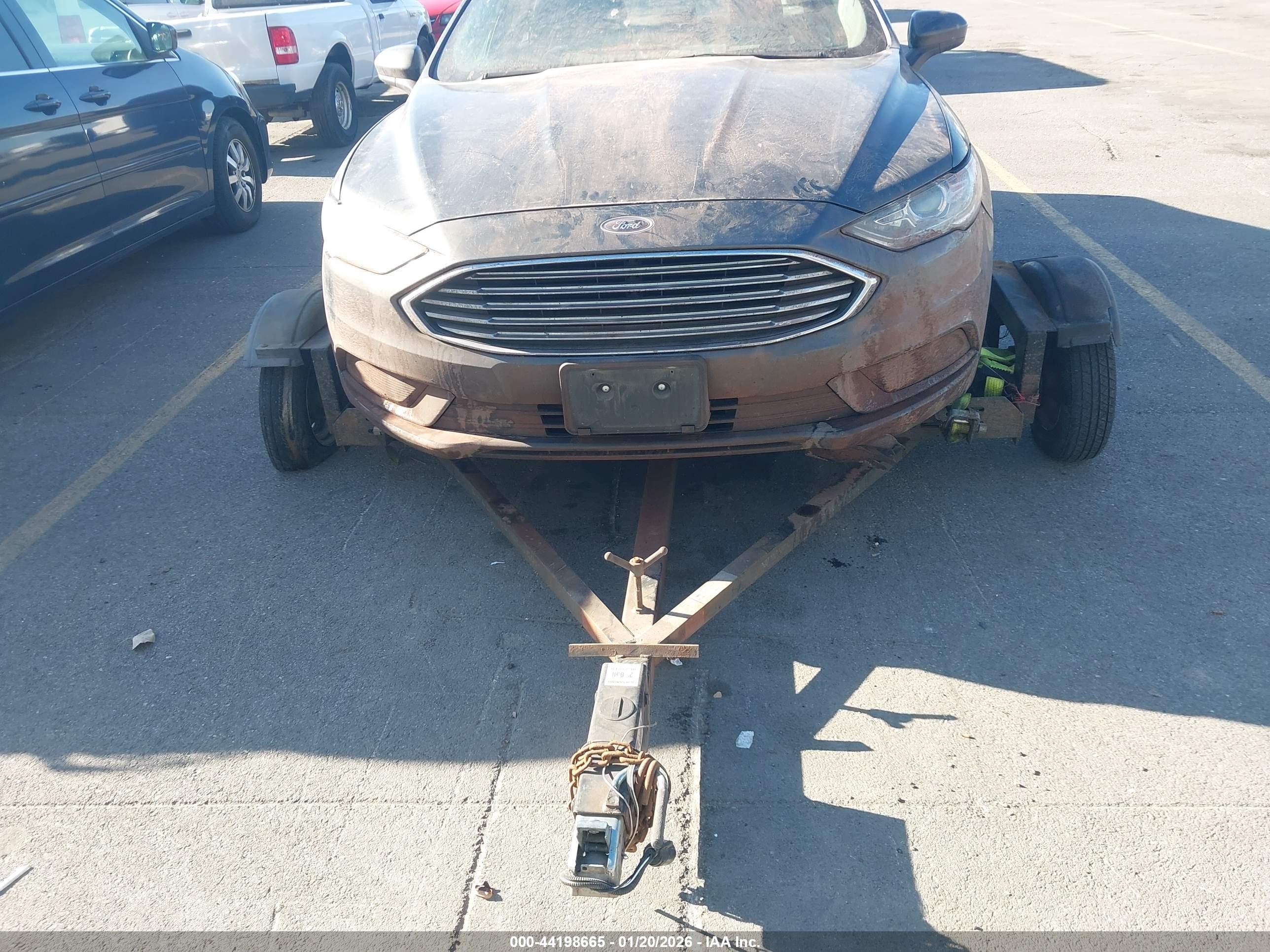 FORD FUSION image 6