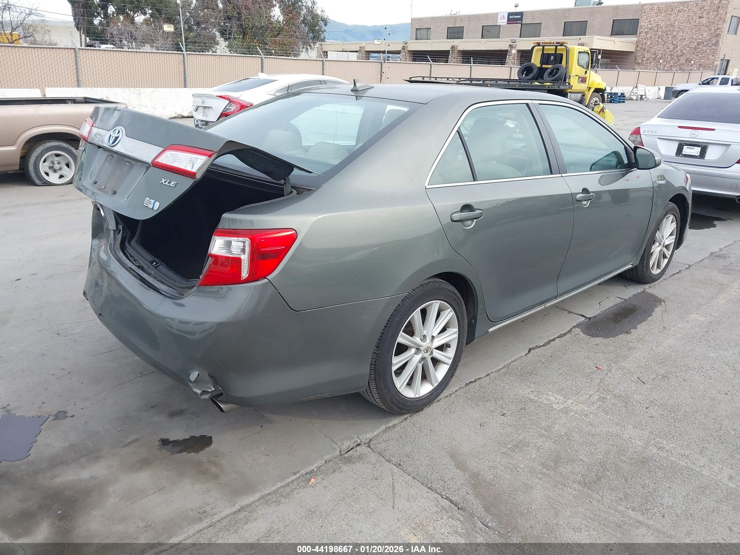 TOYOTA CAMRY image 4