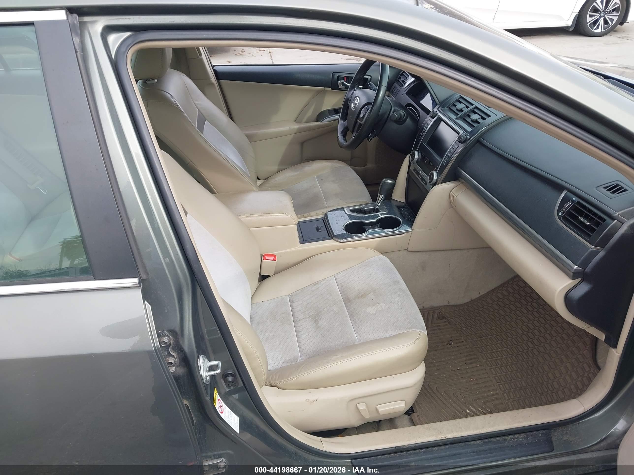 TOYOTA CAMRY image 5