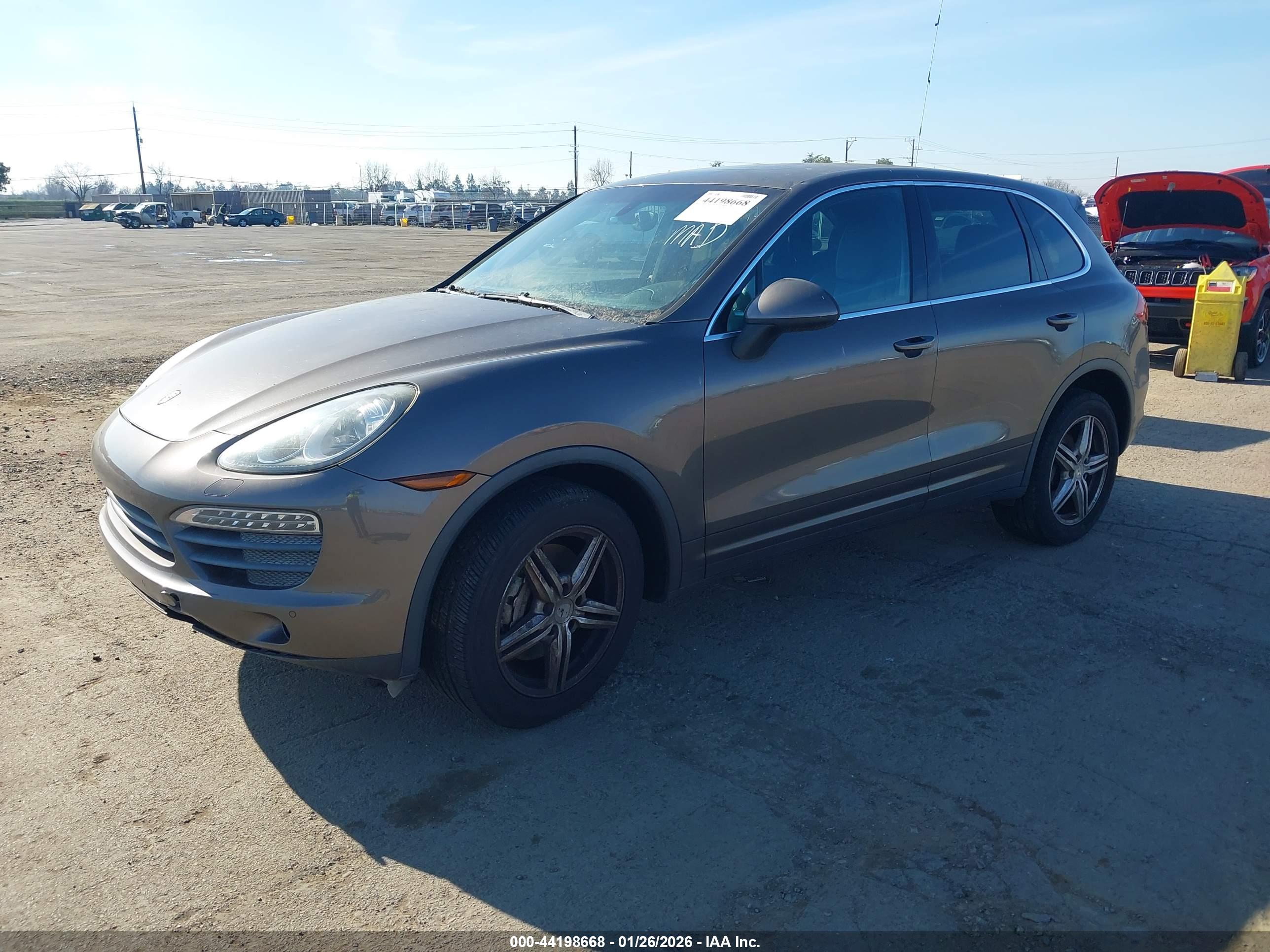 PORSCHE CAYENNE image 2
