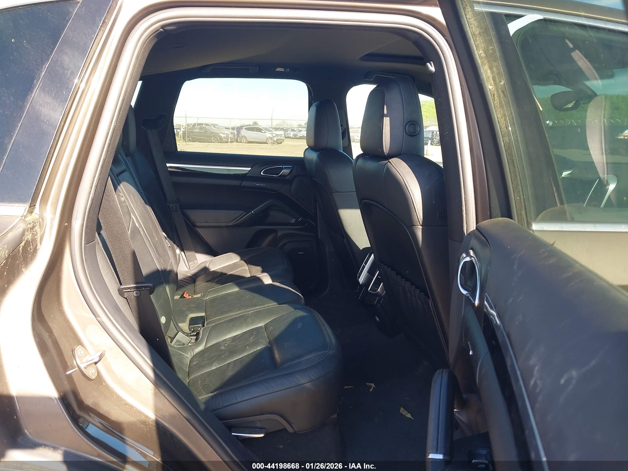 PORSCHE CAYENNE image 8