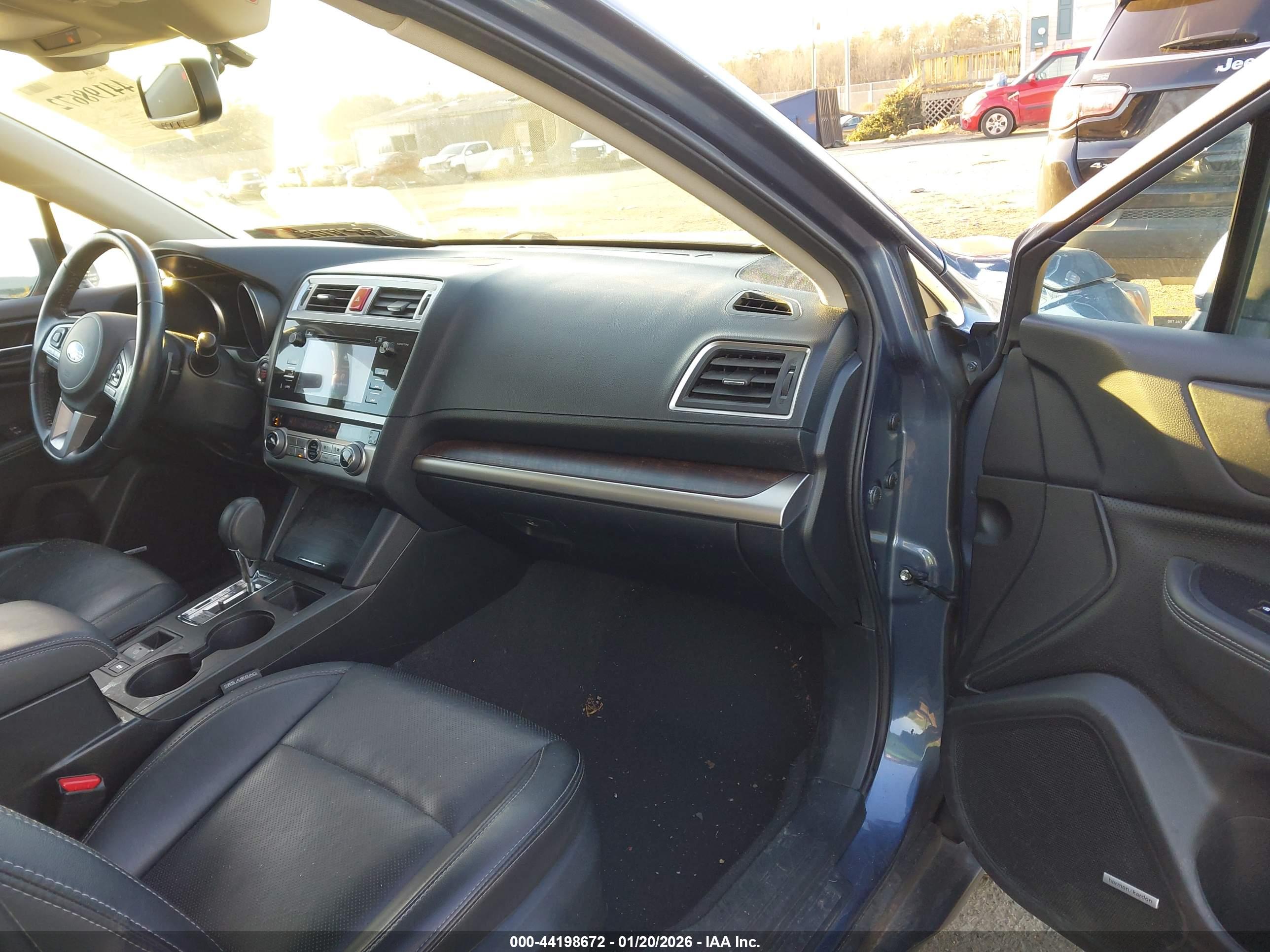 SUBARU OUTBACK image 5