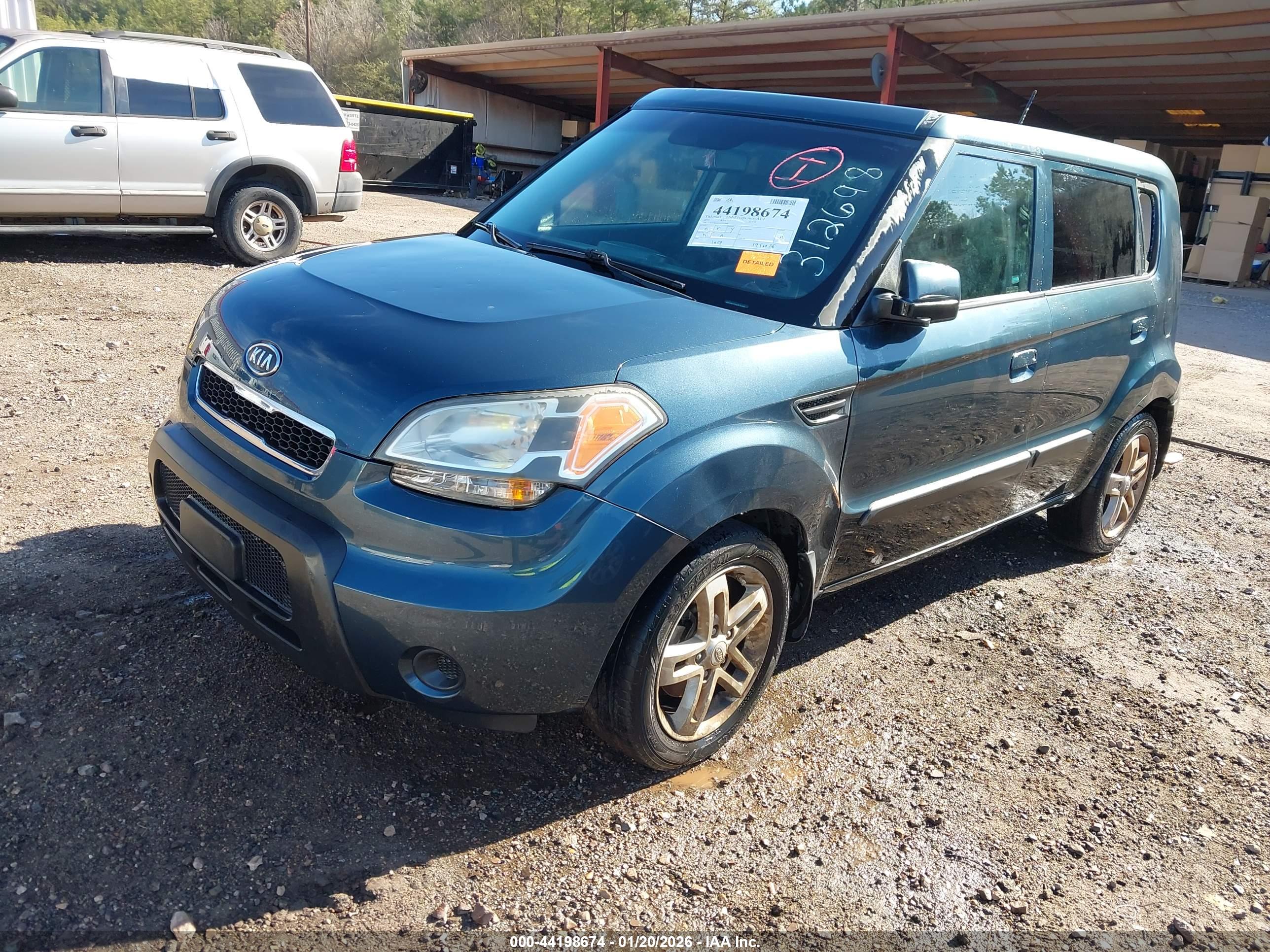 KIA SOUL image 2