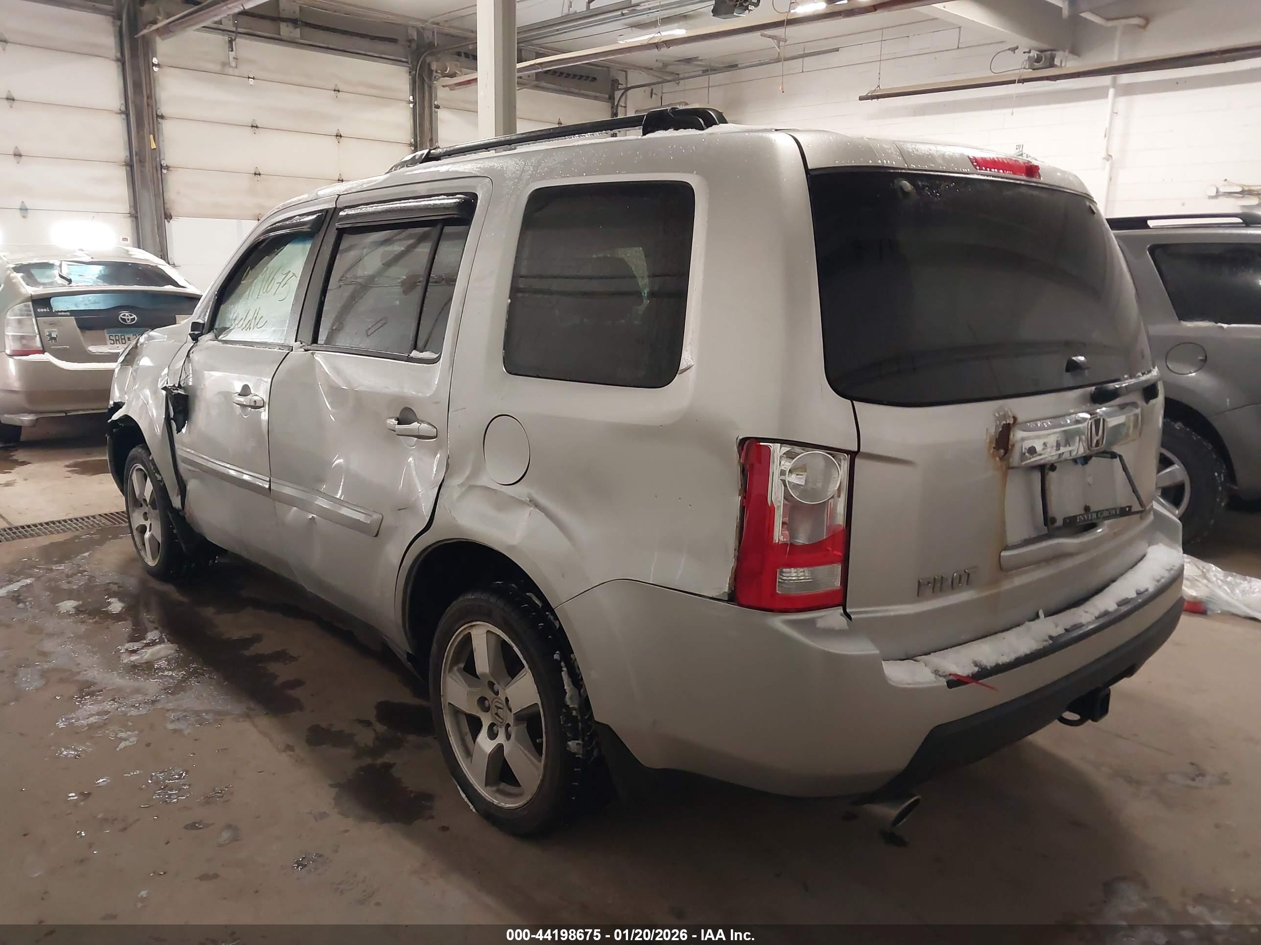 HONDA PILOT image 3