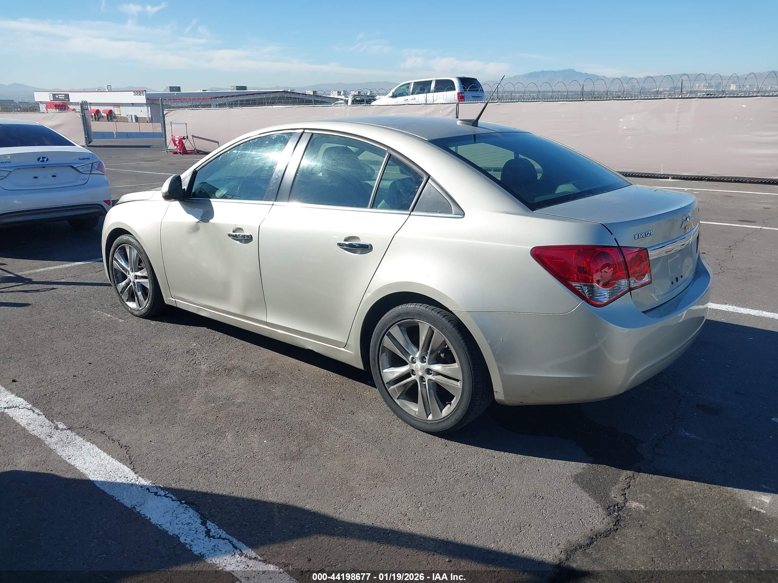CHEVROLET CRUZE image 3