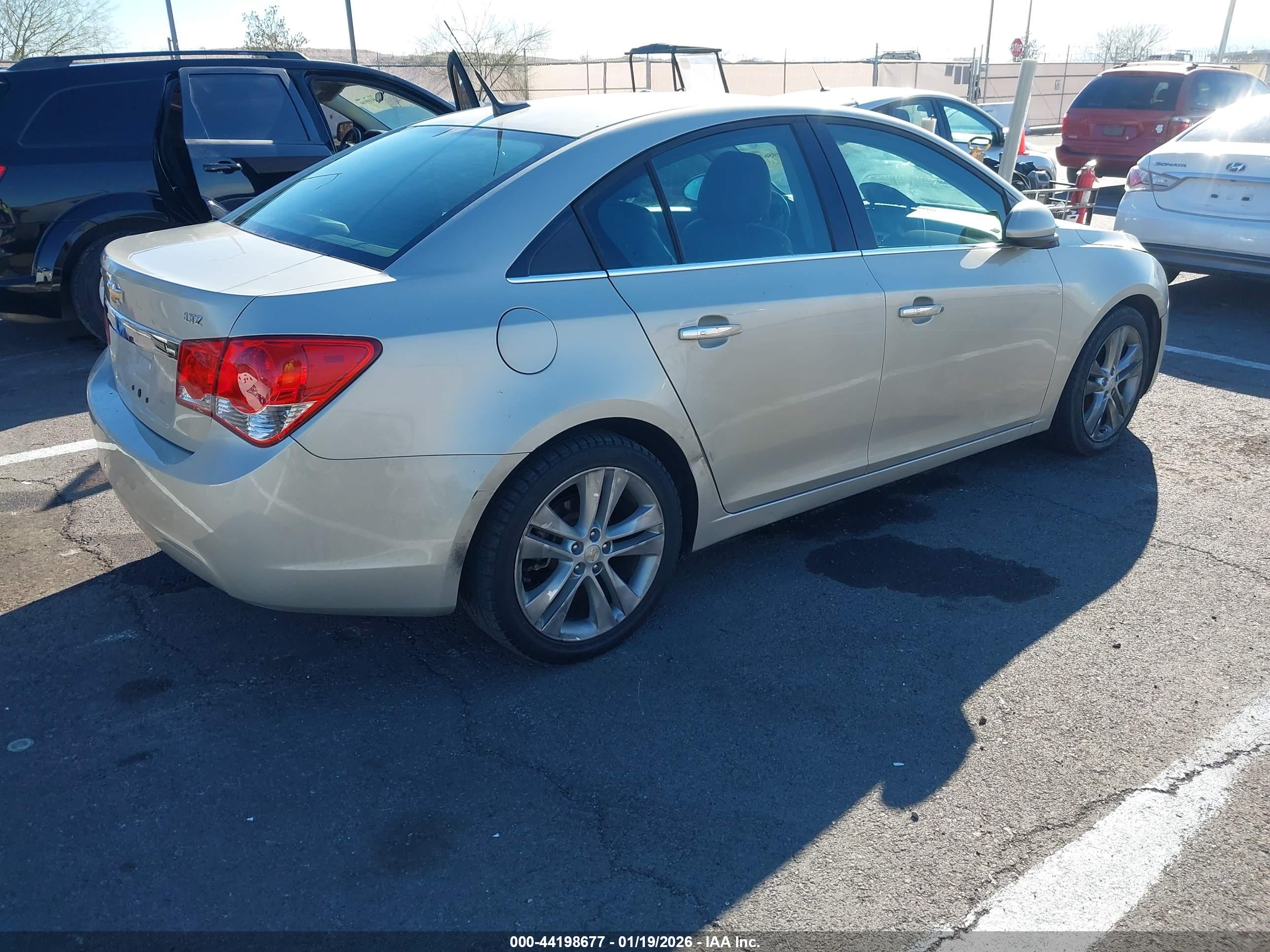 CHEVROLET CRUZE image 4