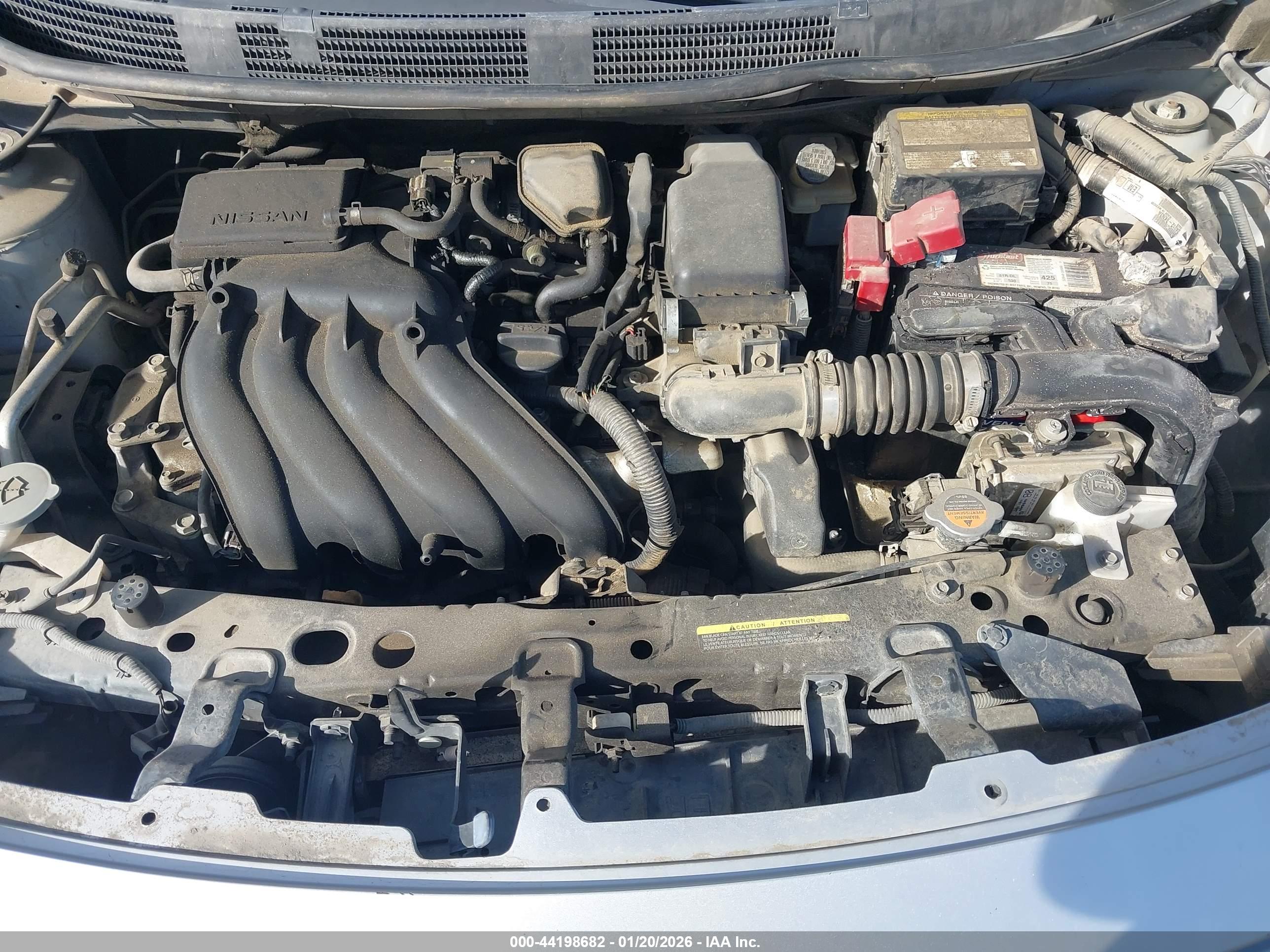 NISSAN VERSA image 10