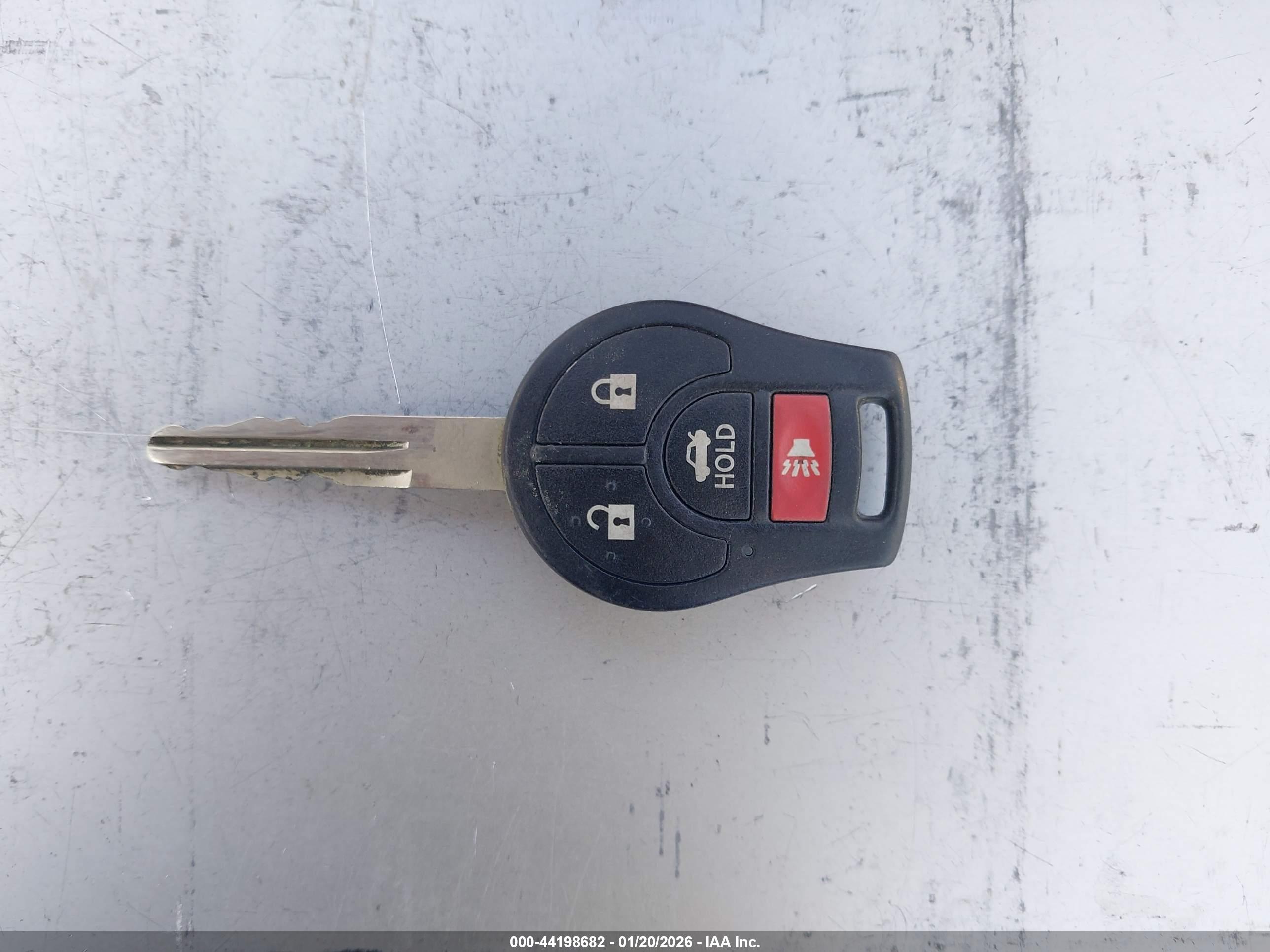 NISSAN VERSA image 11
