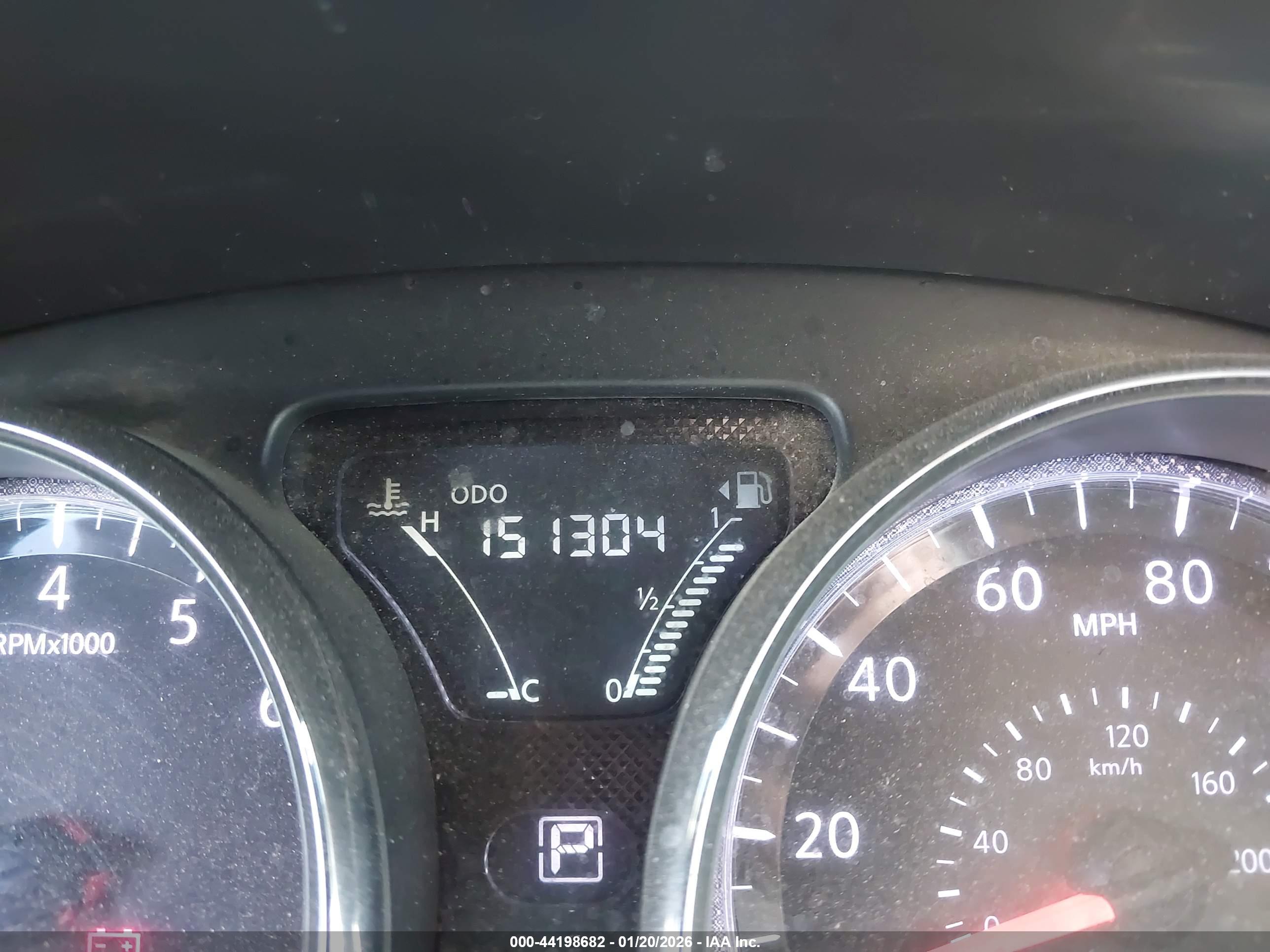 NISSAN VERSA image 7