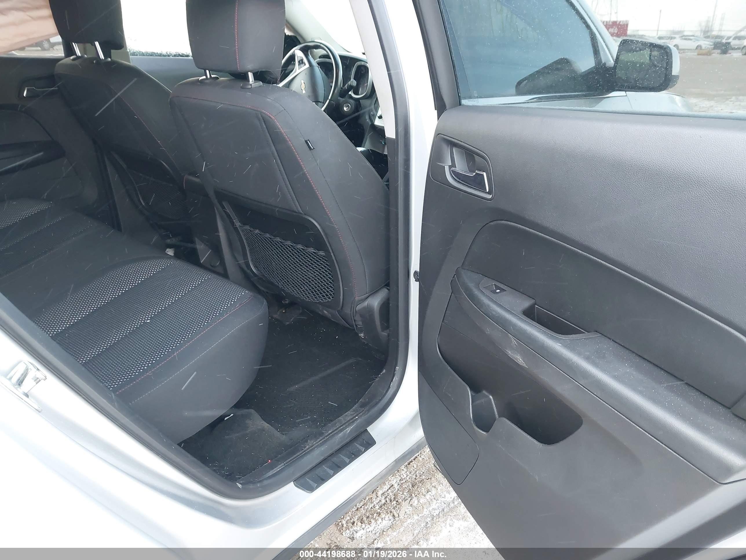 CHEVROLET EQUINOX image 8