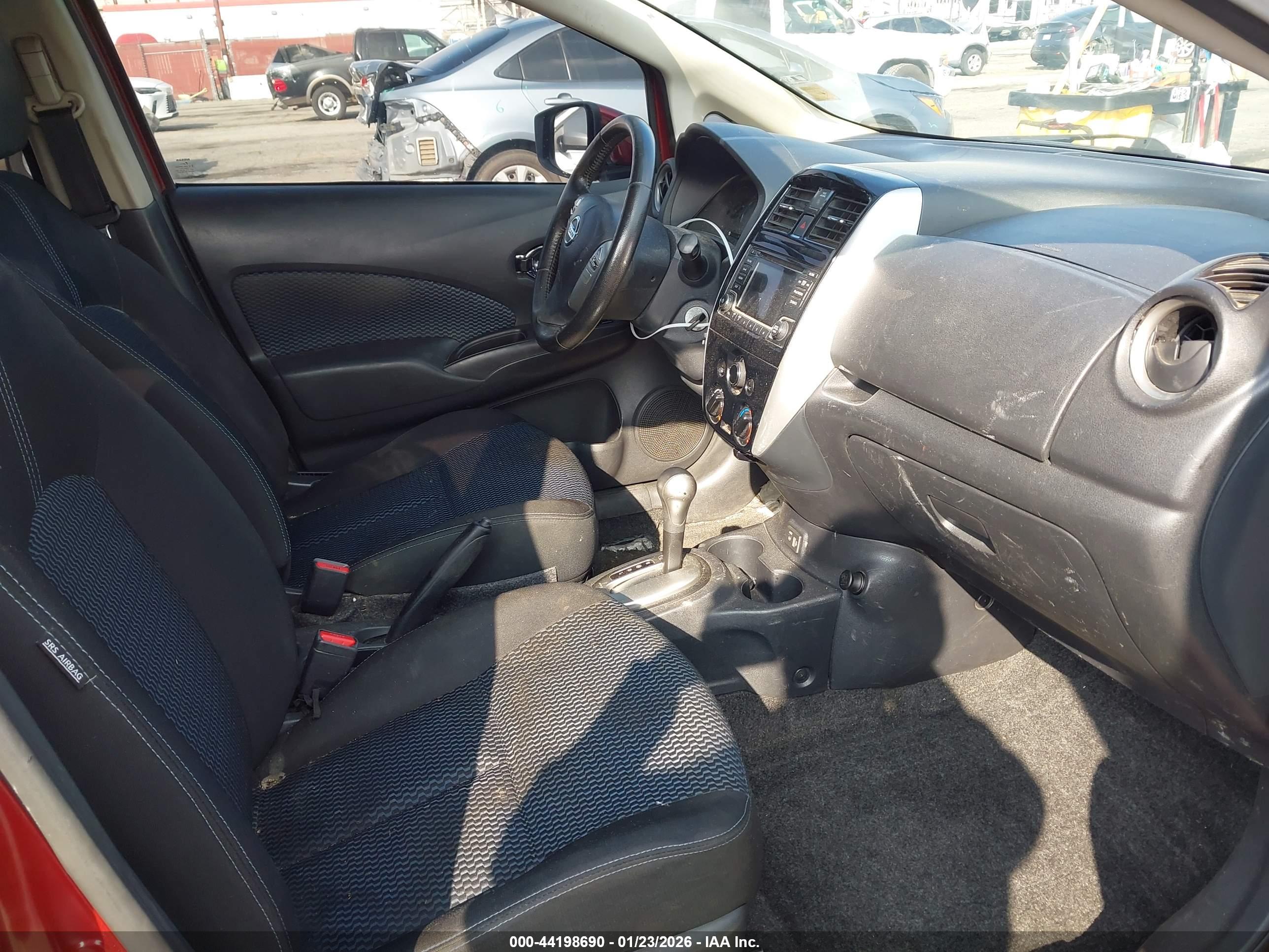 NISSAN VERSA image 5