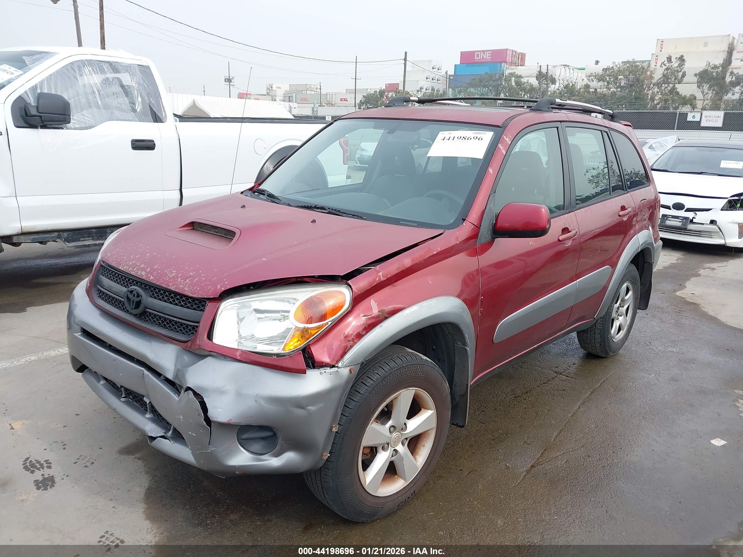 TOYOTA RAV4 image 2