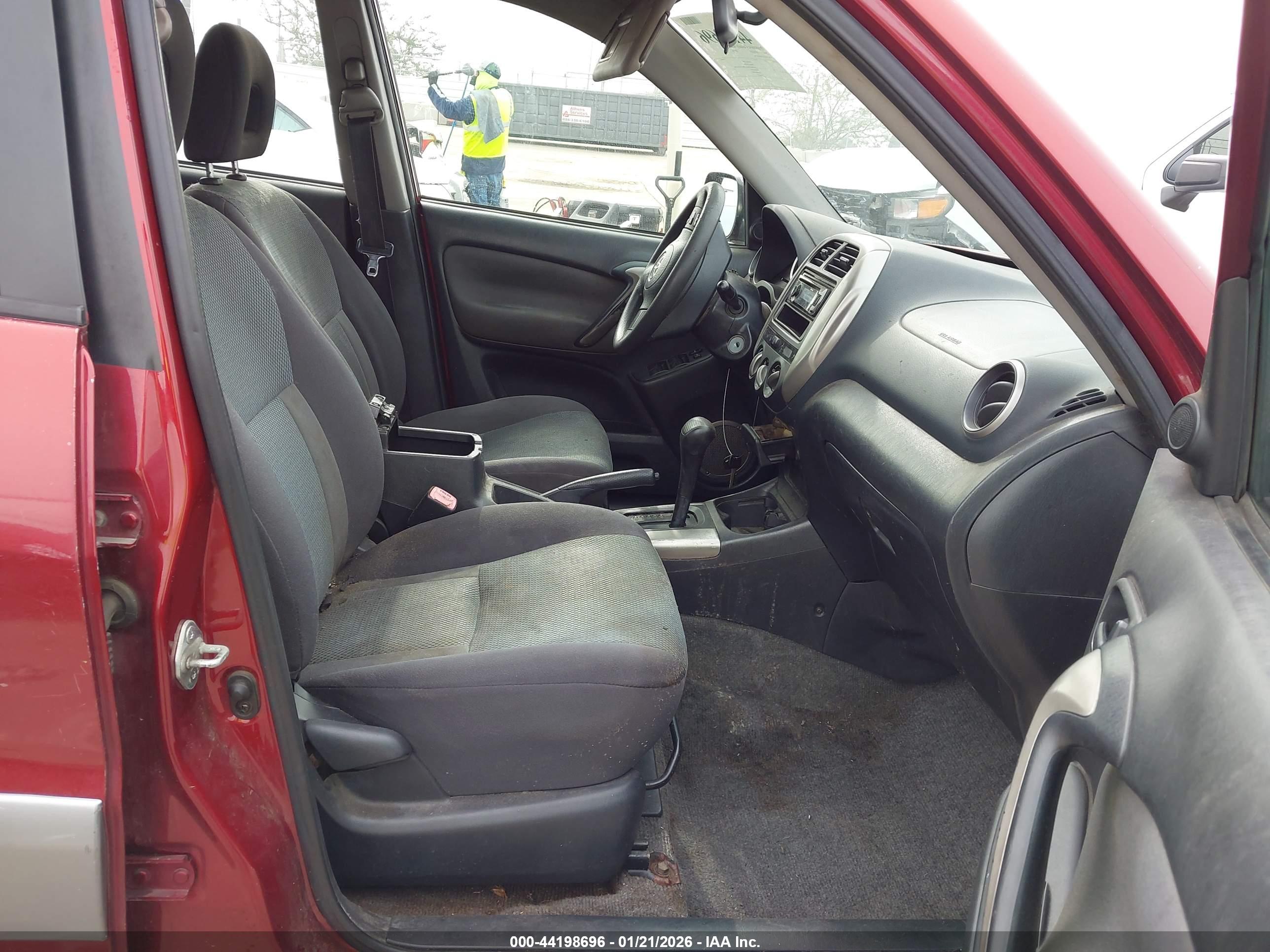 TOYOTA RAV4 image 5