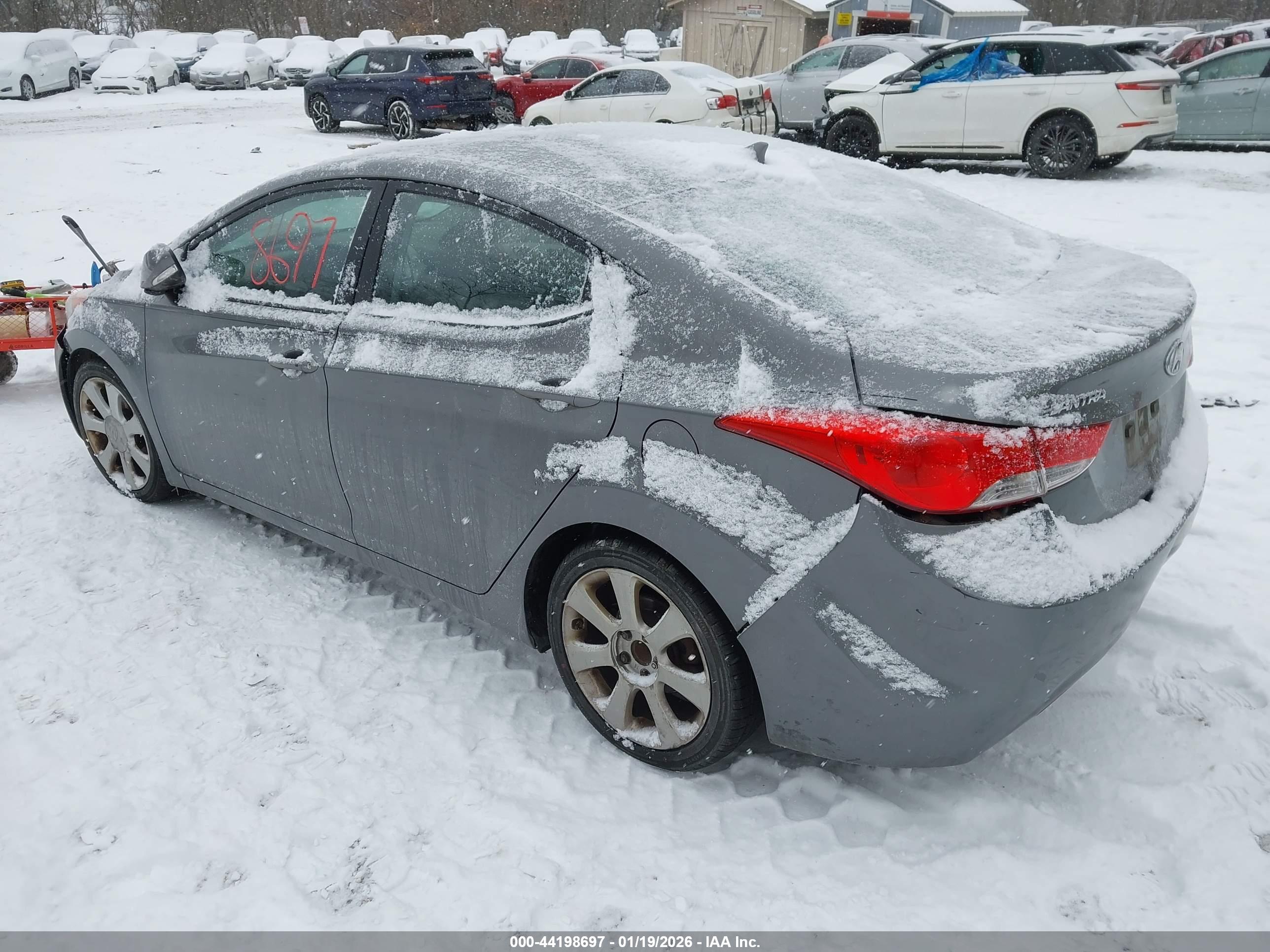 HYUNDAI ELANTRA image 3