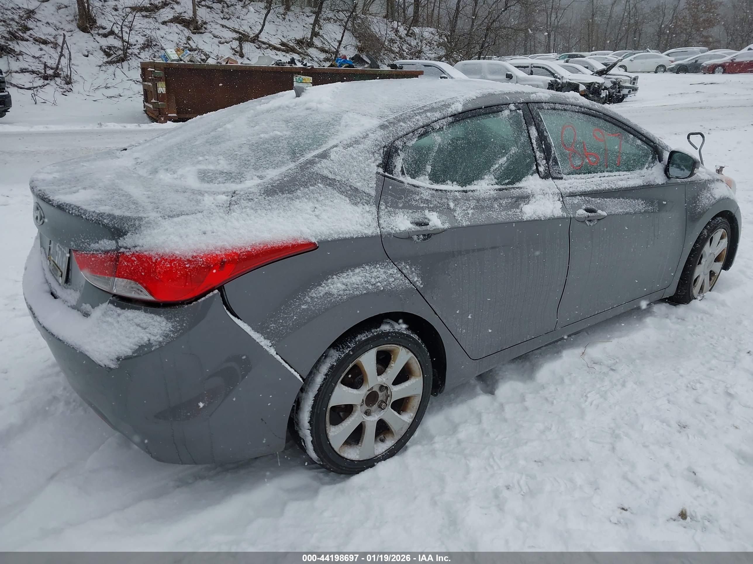 HYUNDAI ELANTRA image 4